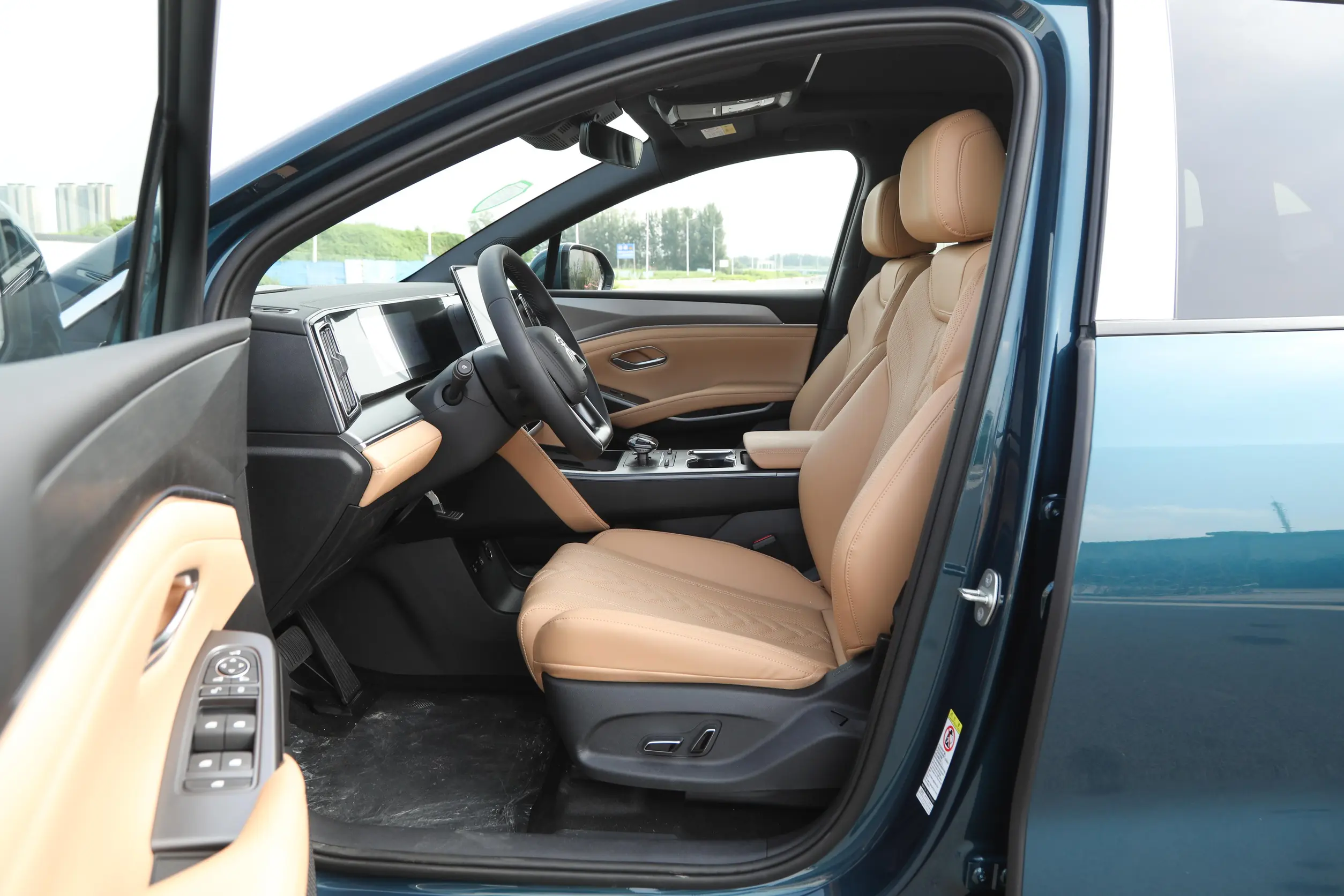 BYD Song L DM 2024 space-1