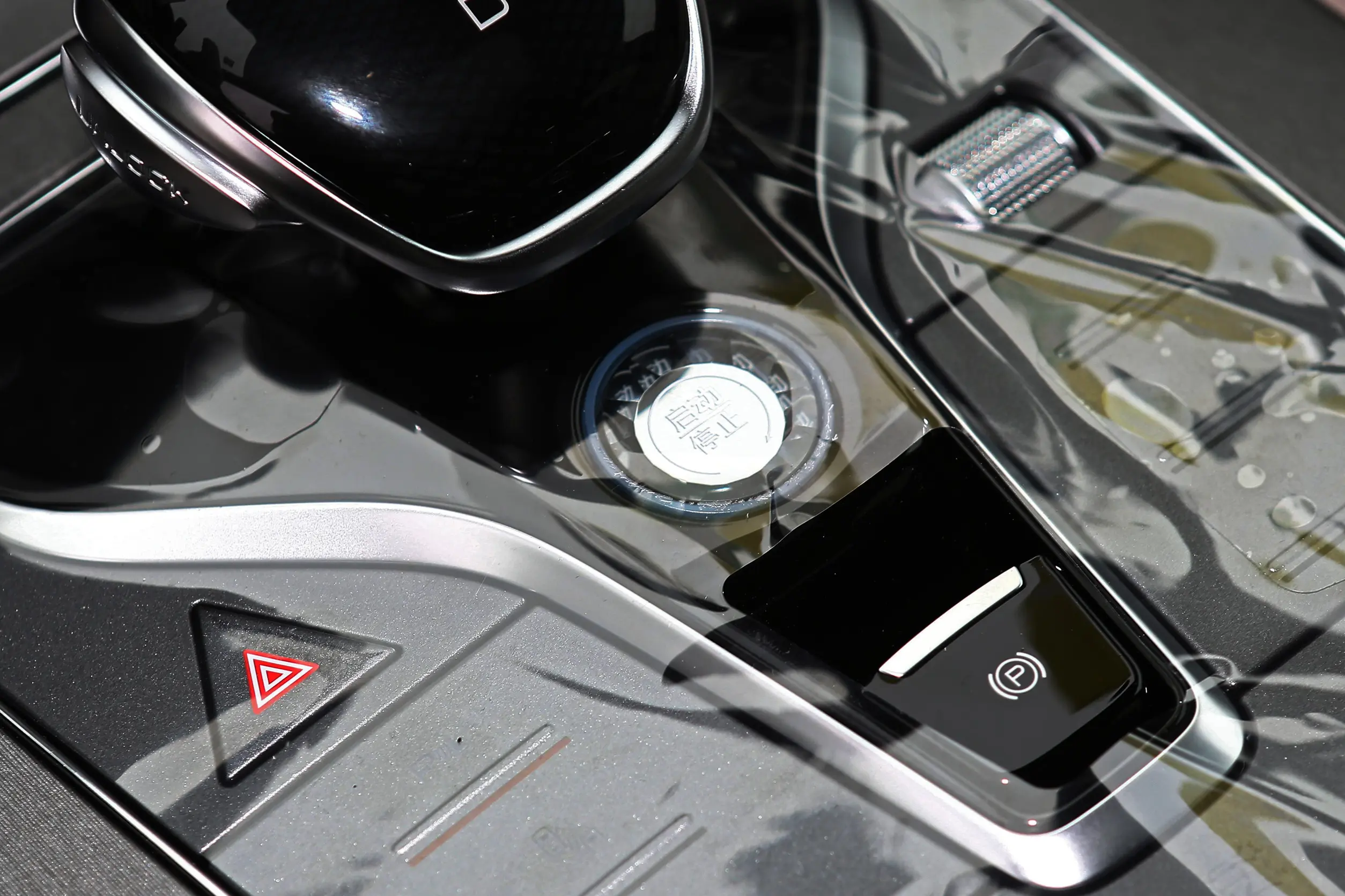 BYD Tang DM-i picture (4)