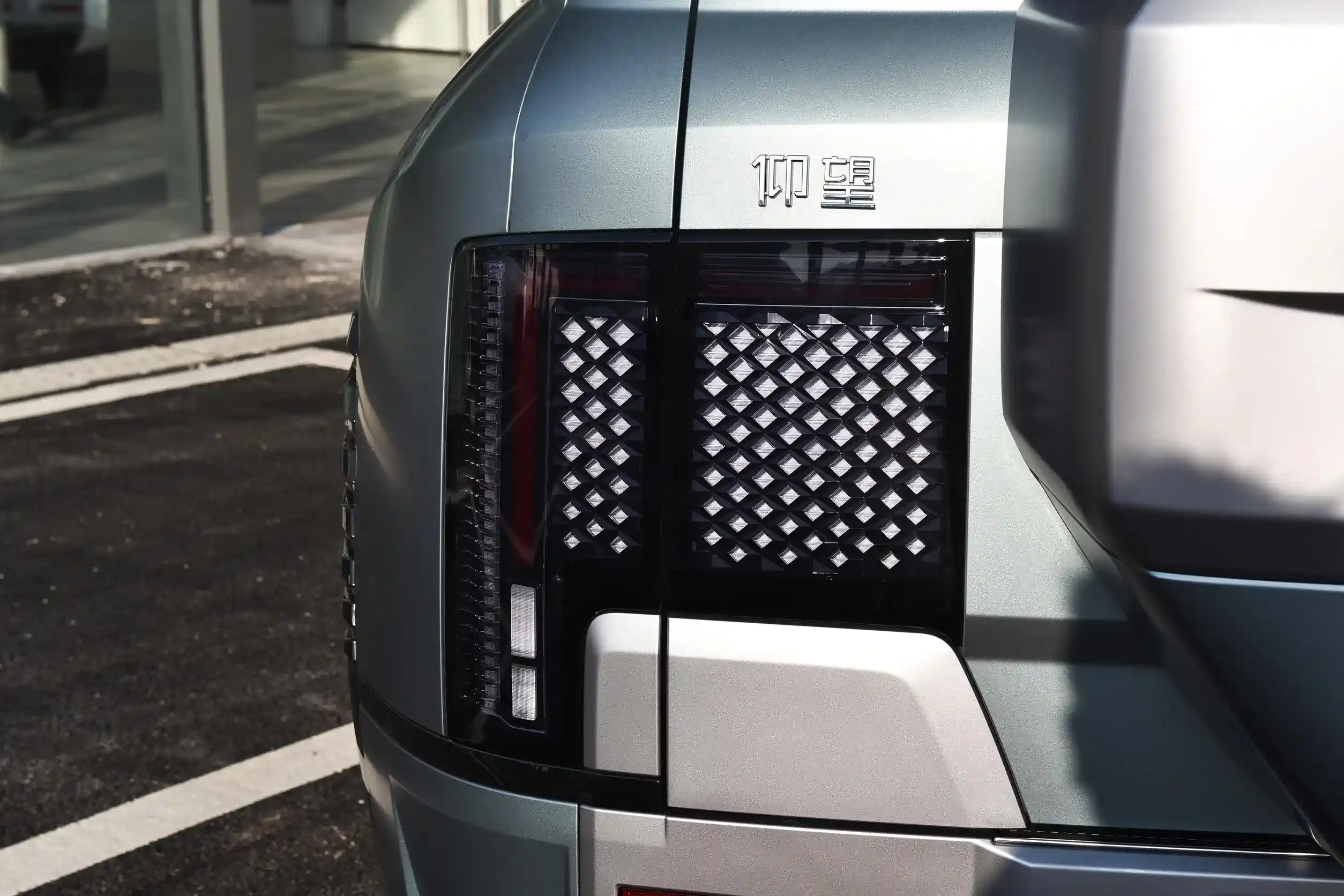 BYD Yangwang U8 picture (1)