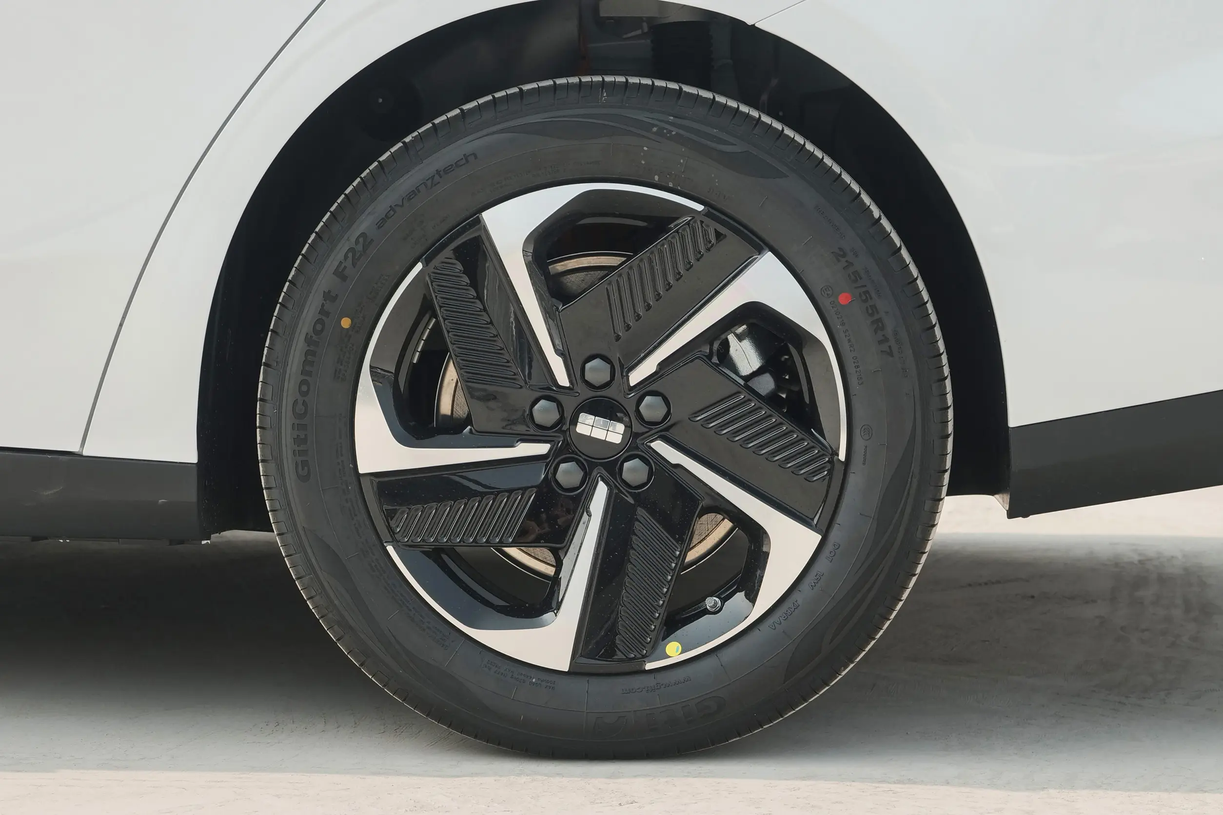 Geely Galaxy L6 2024 picture-3