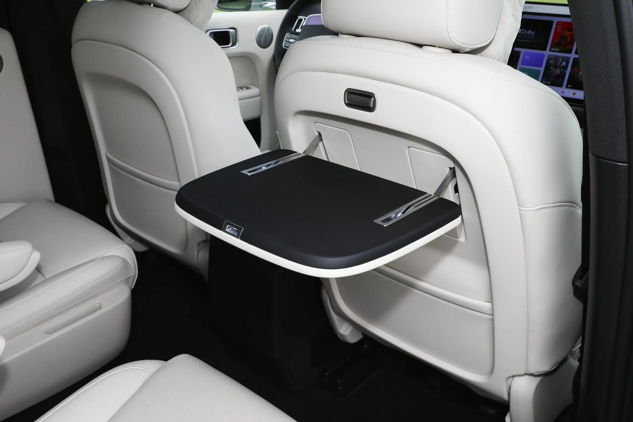 Li Auto L8 picture (6)