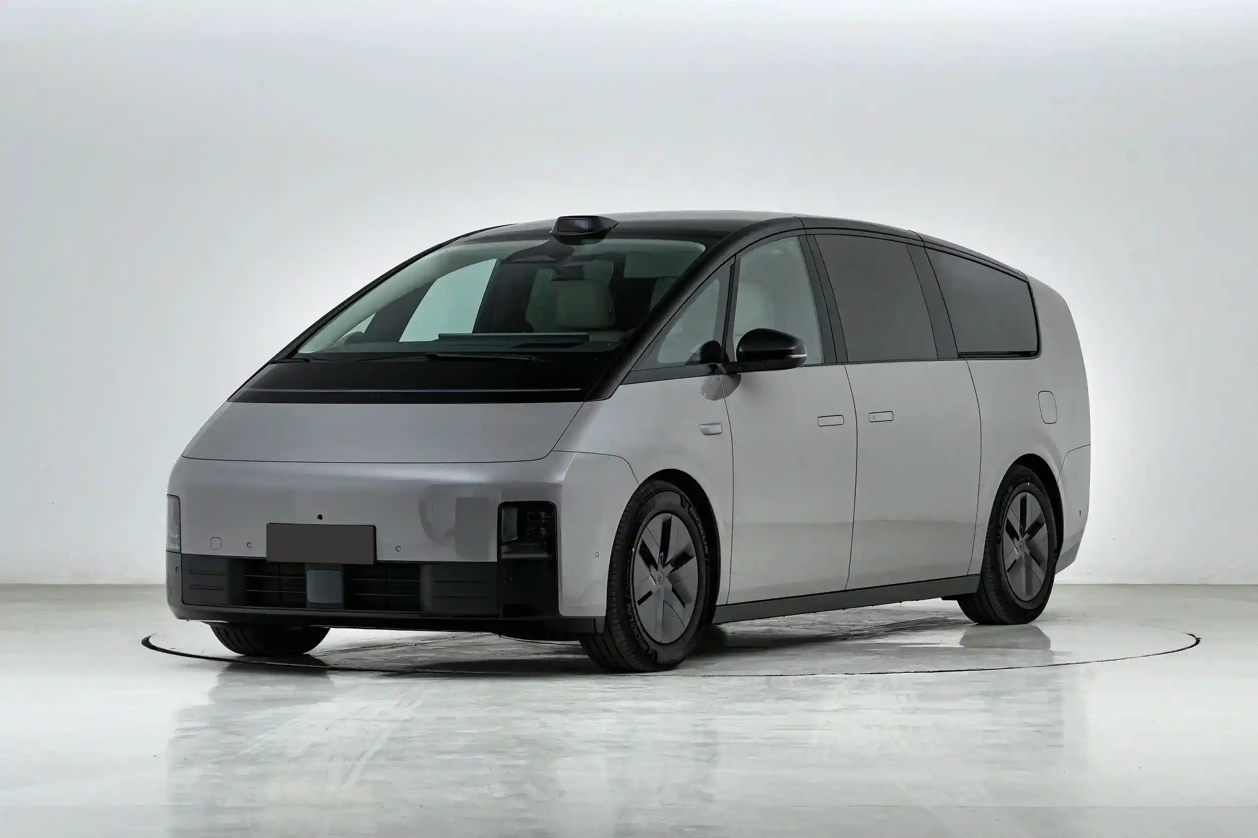 Li Auto MEGA picture (3)