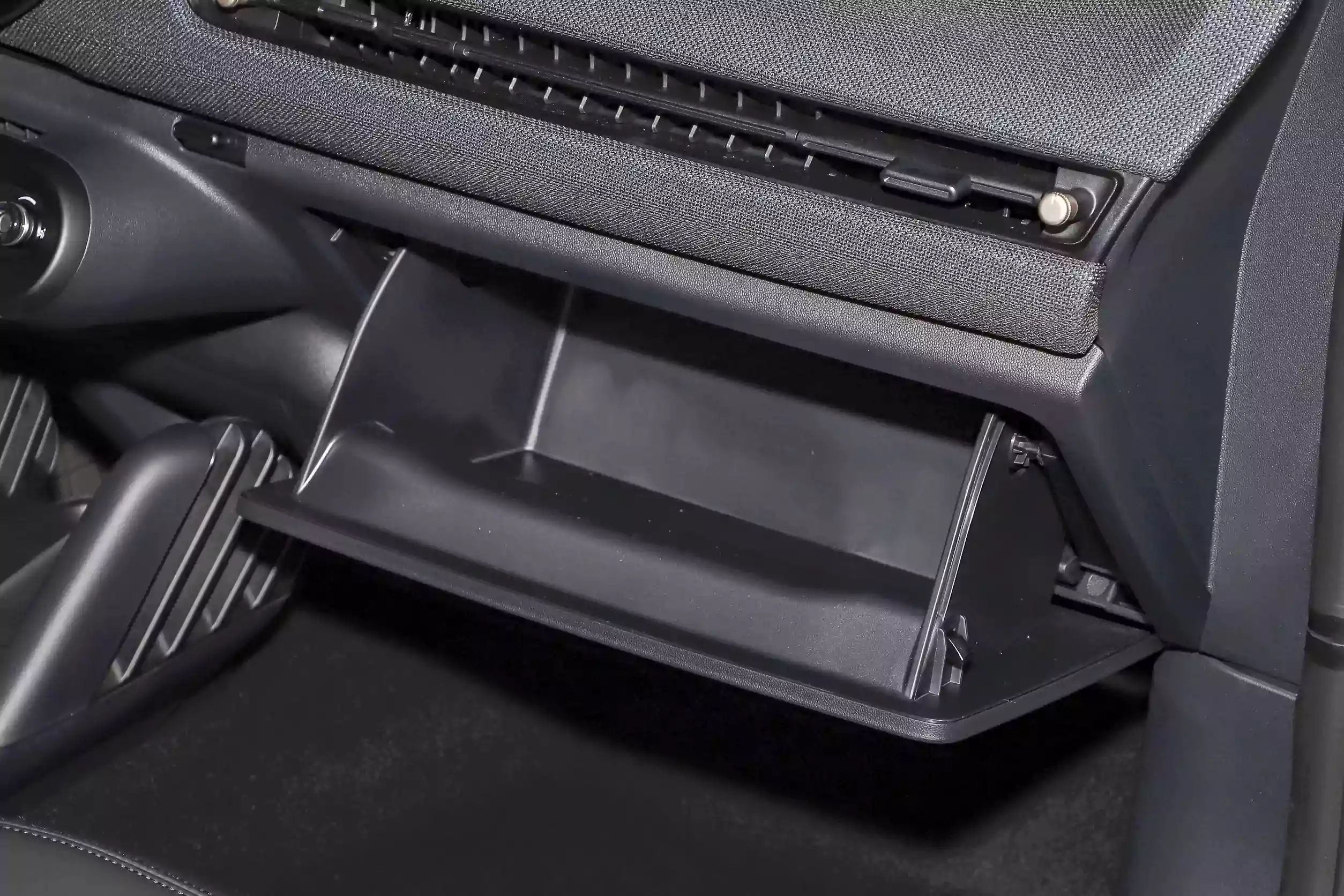 MINI Cooper EV 2024 interior-4