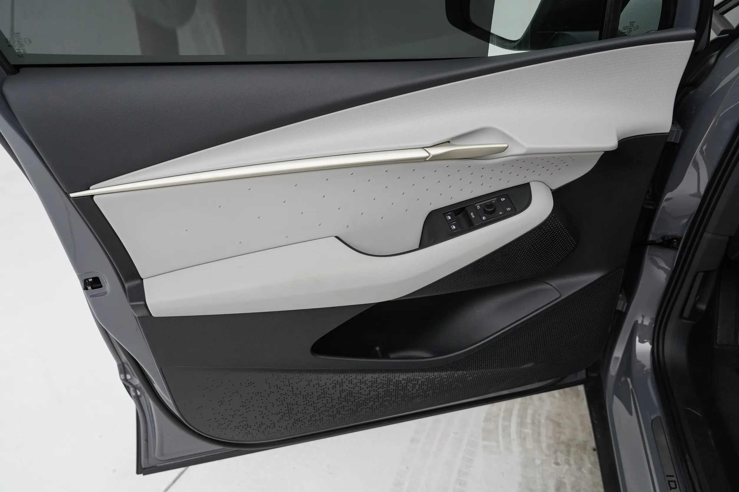 Volkswagen ID. UNYX 2024 picture-10