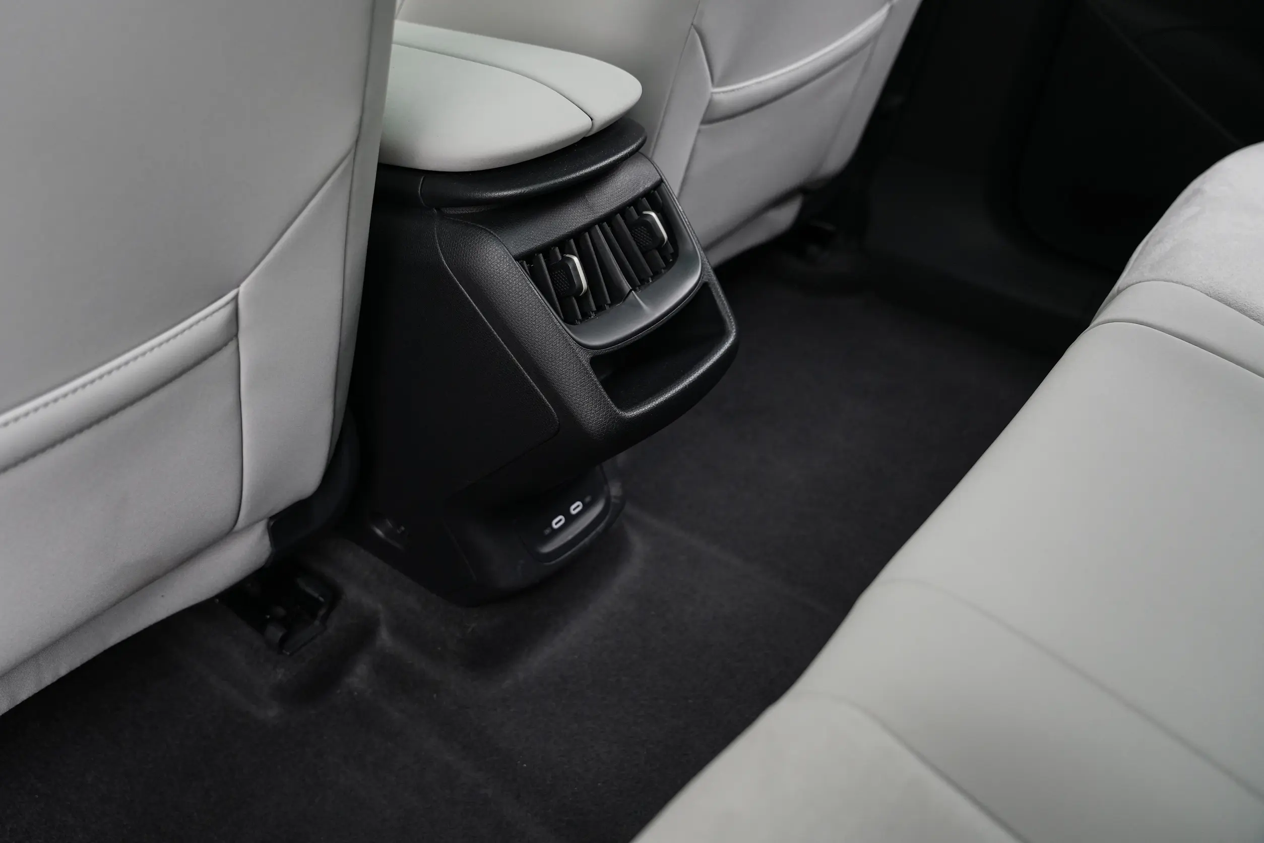 Volkswagen ID. UNYX 2024 picture-11