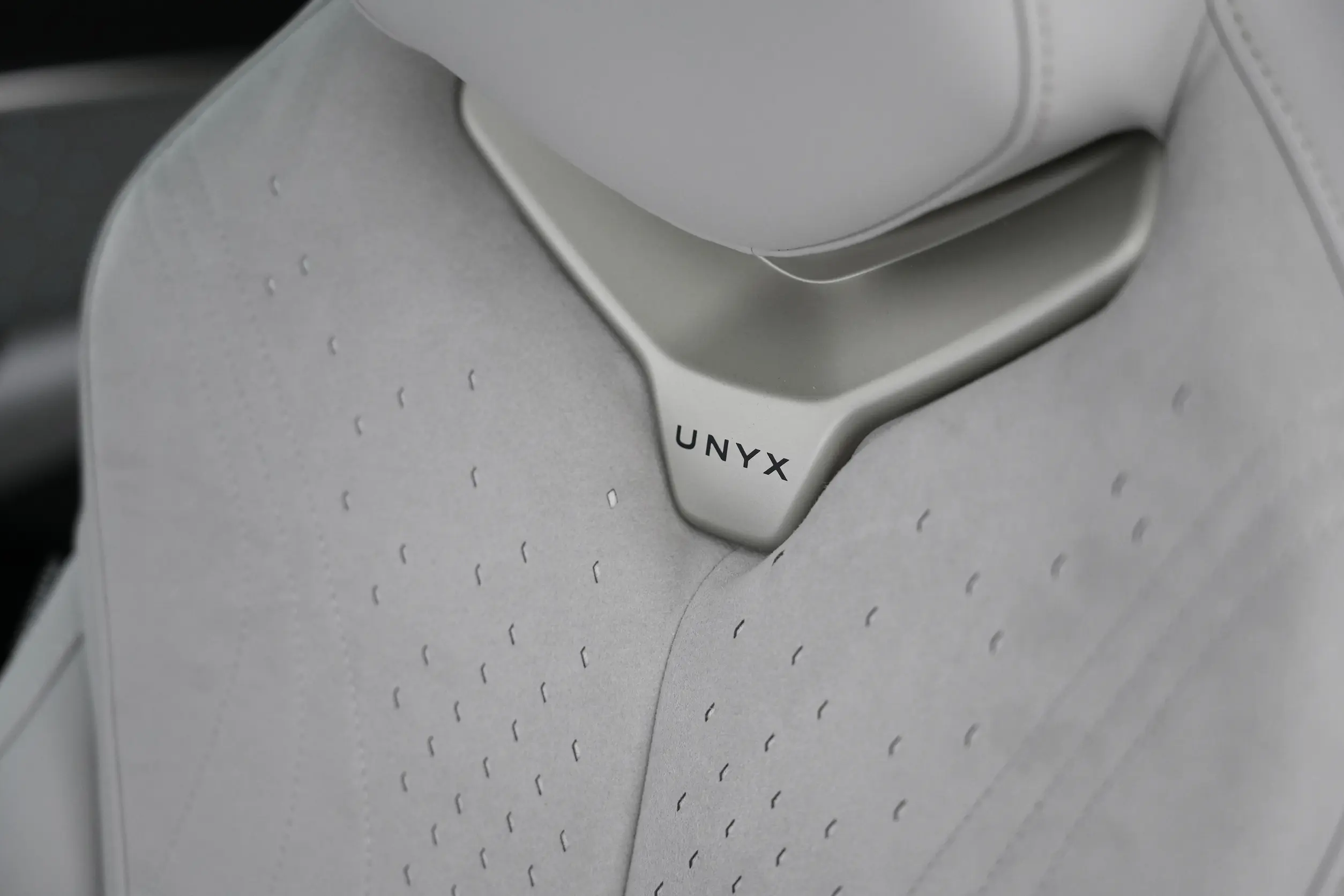 Volkswagen ID. UNYX 2024 picture-12