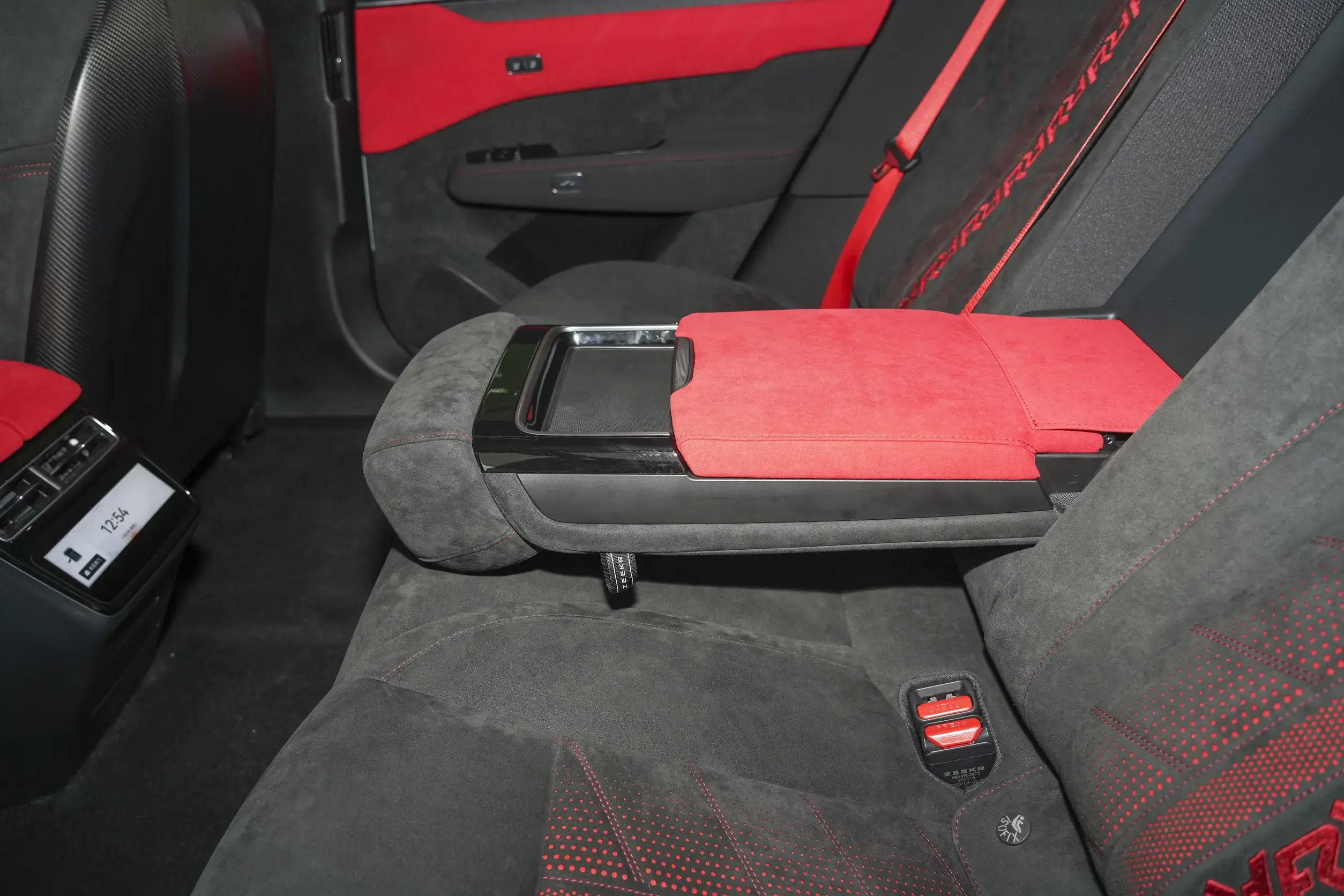 ZEEKR 001 FR picture (12)