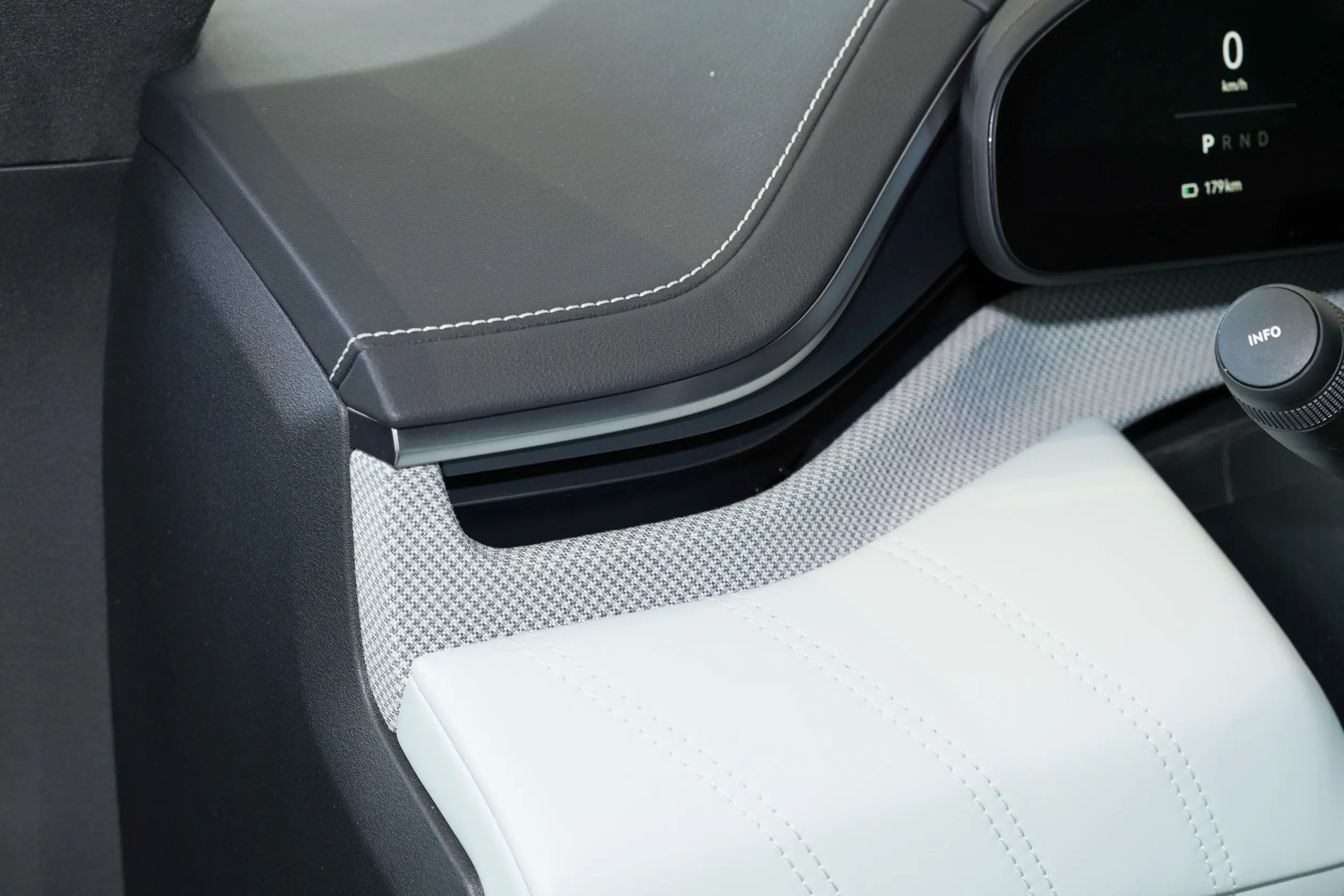 ZEEKR 001 picture (19)