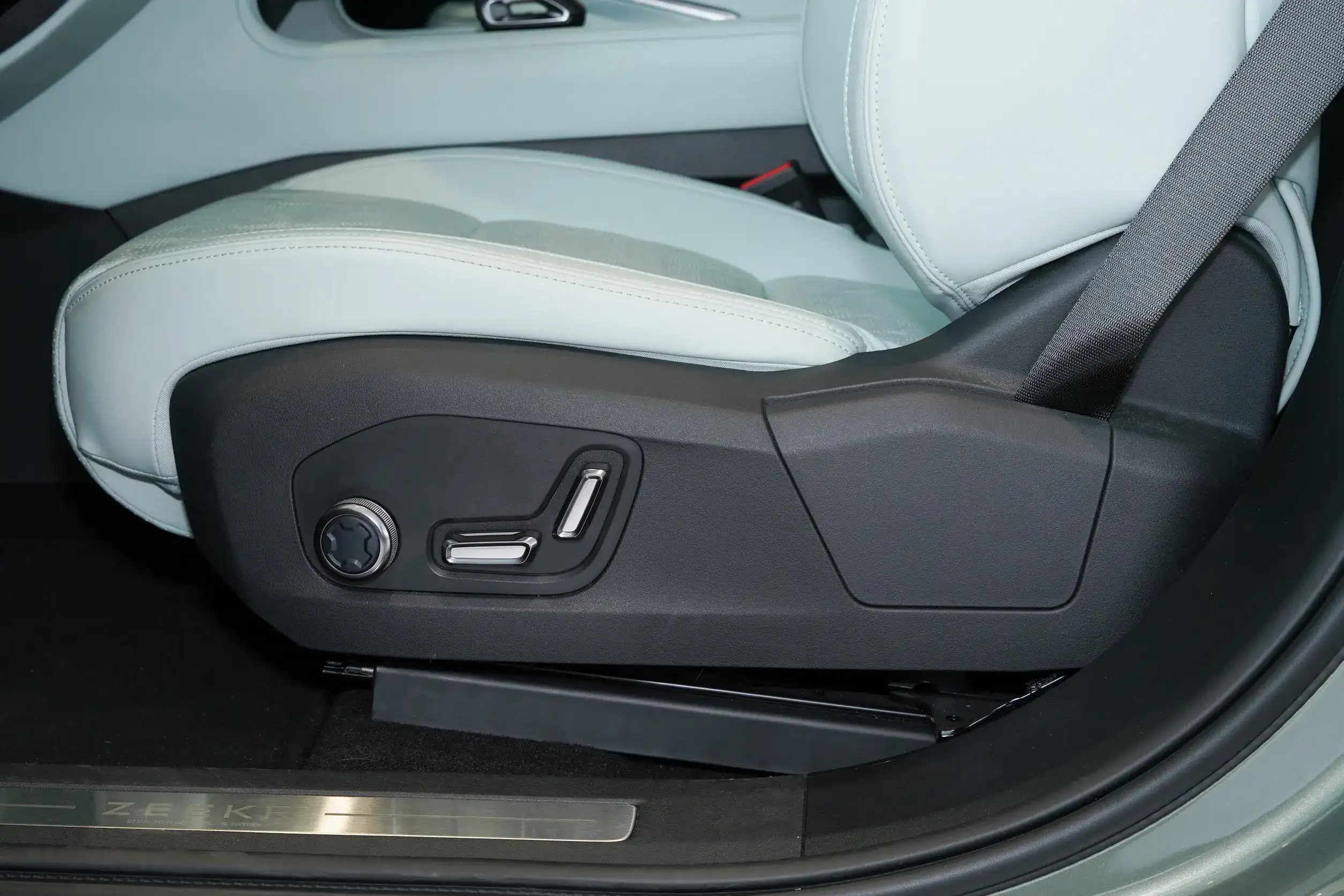 ZEEKR 001 picture (3)