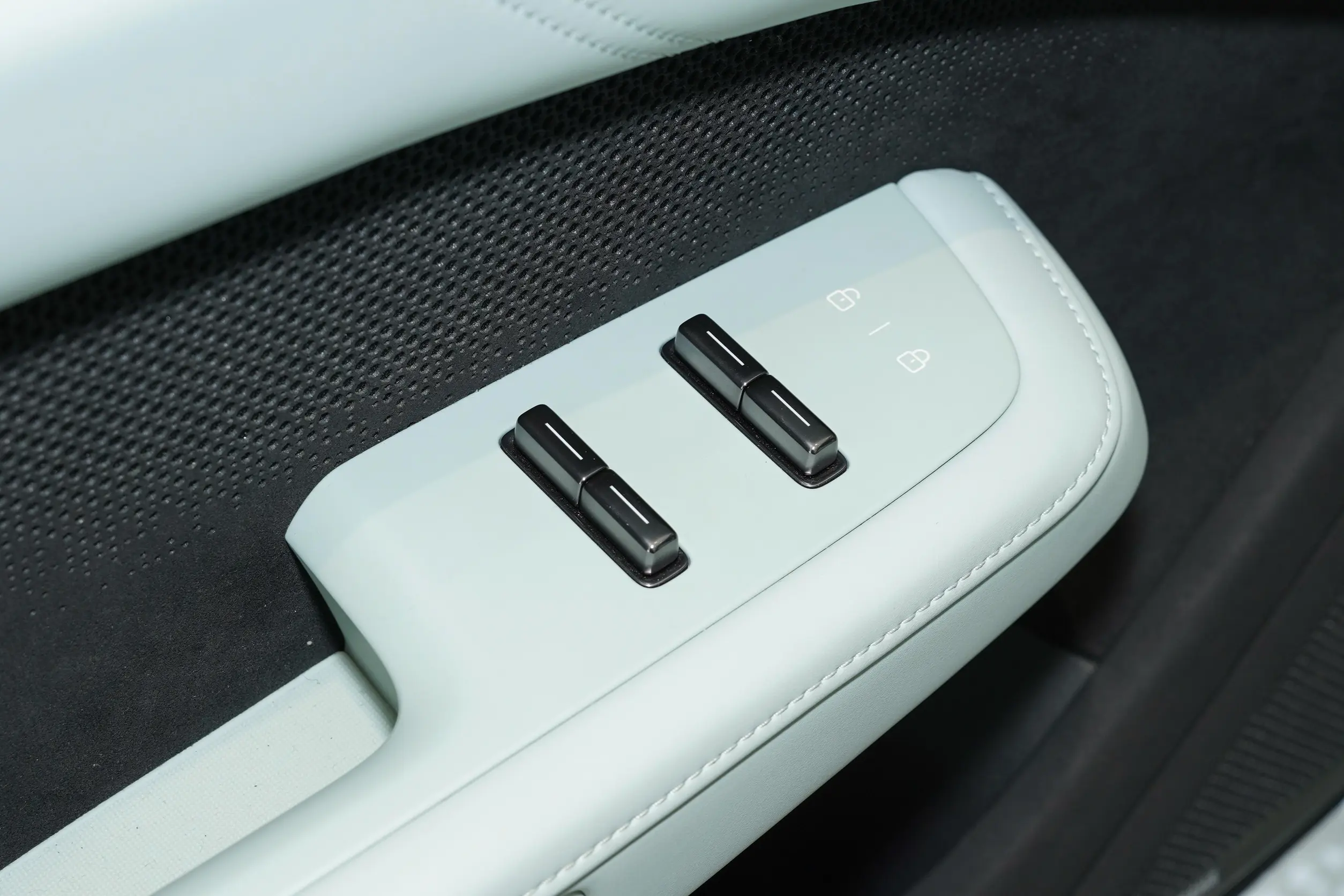 ZEEKR 001 picture (5)