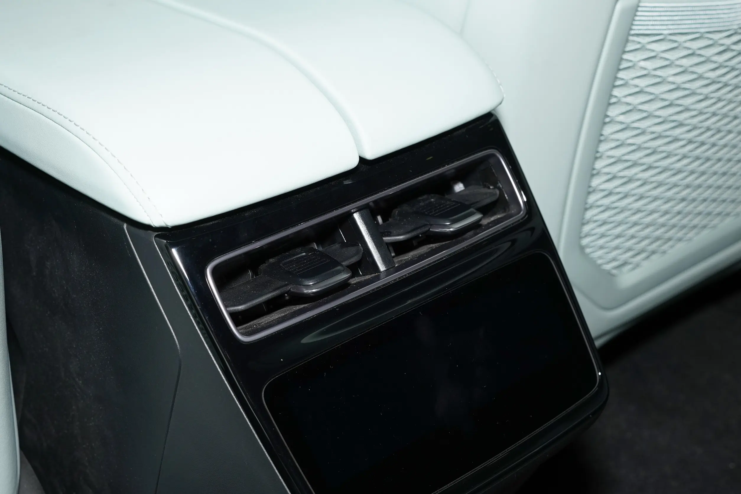 ZEEKR 001 picture (6)