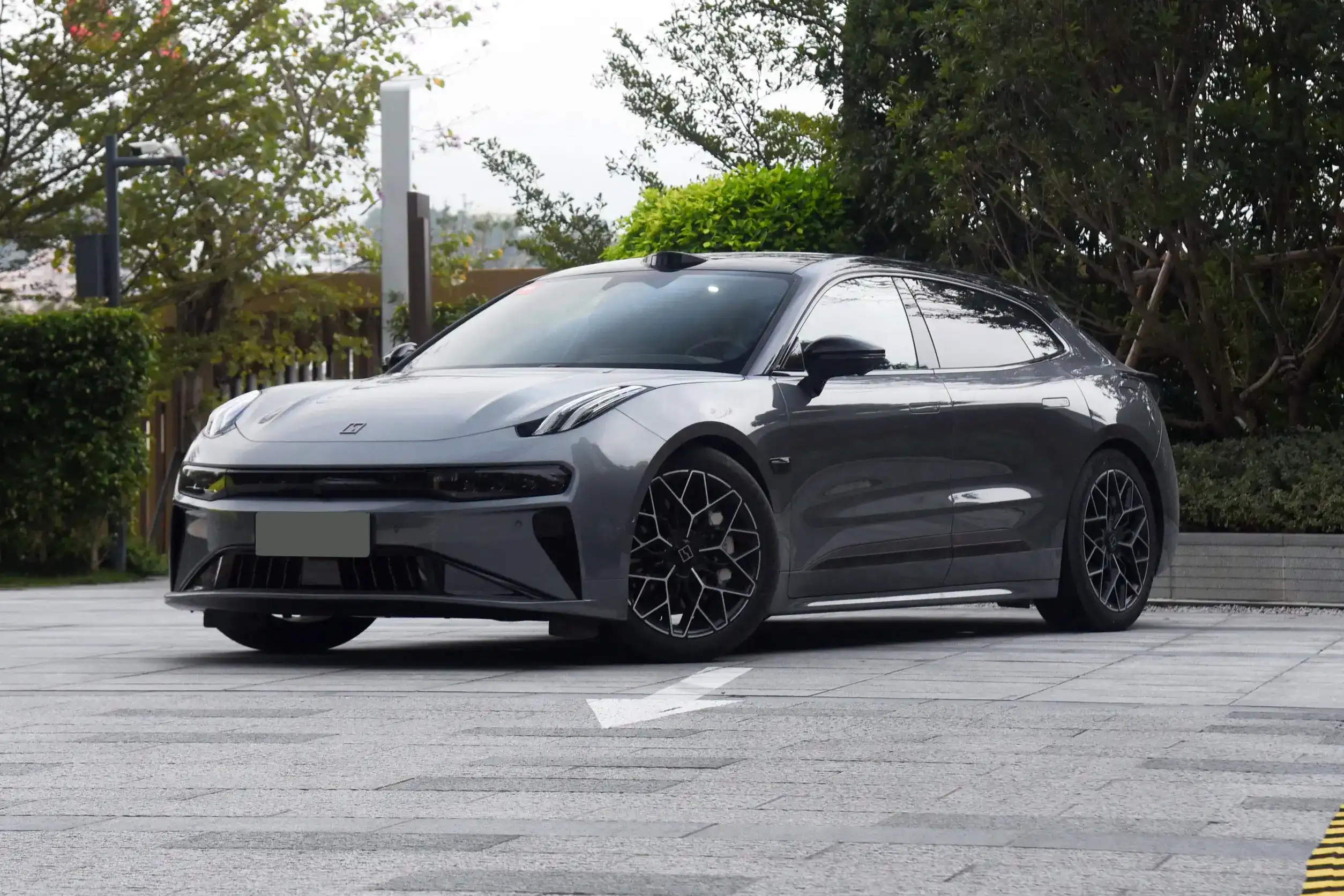 ZEEKR 001 picture (9)