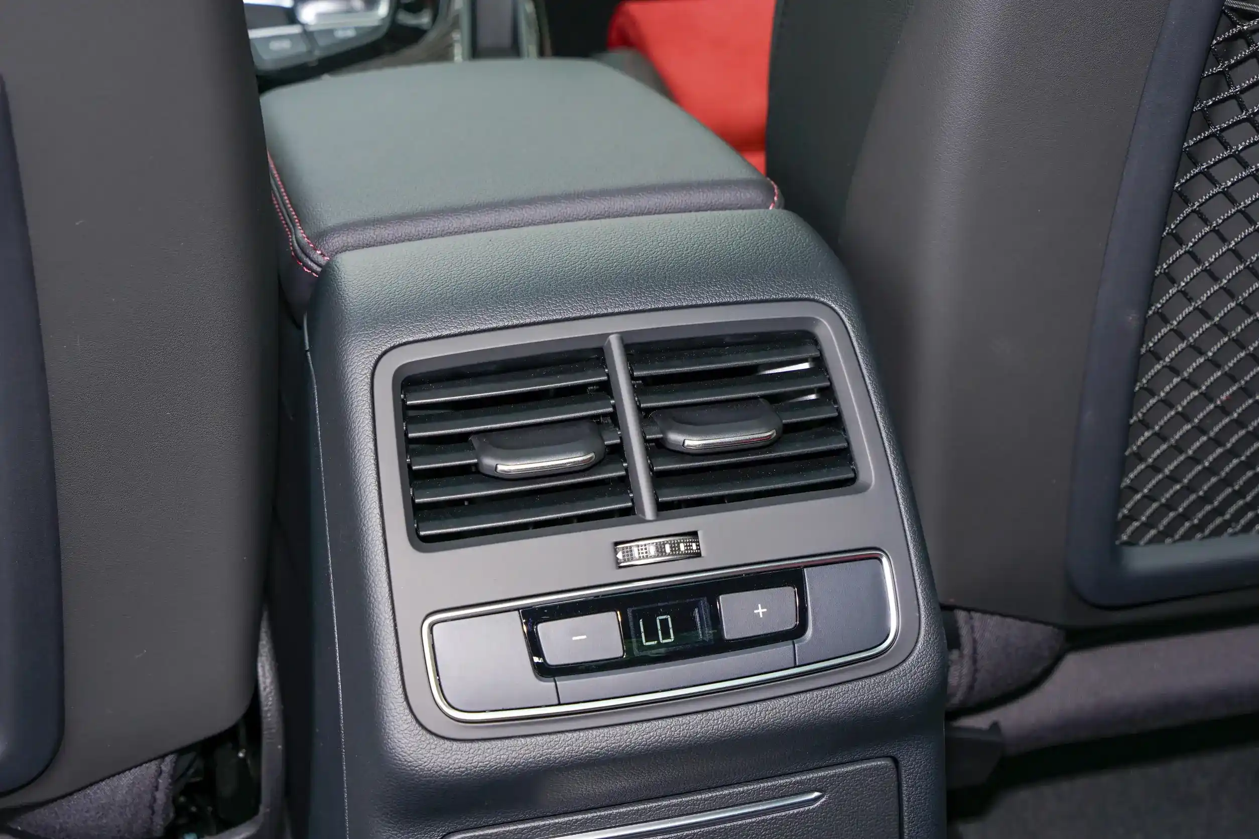 Audi A4L picture (13)