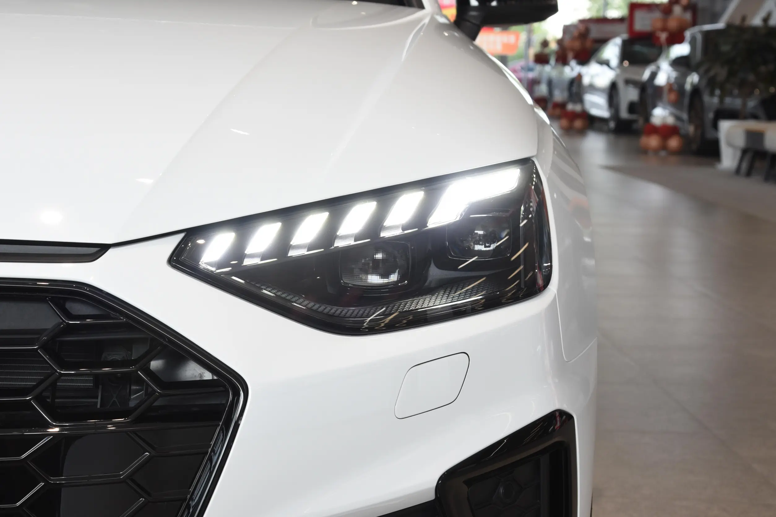 Audi A4L picture (4)