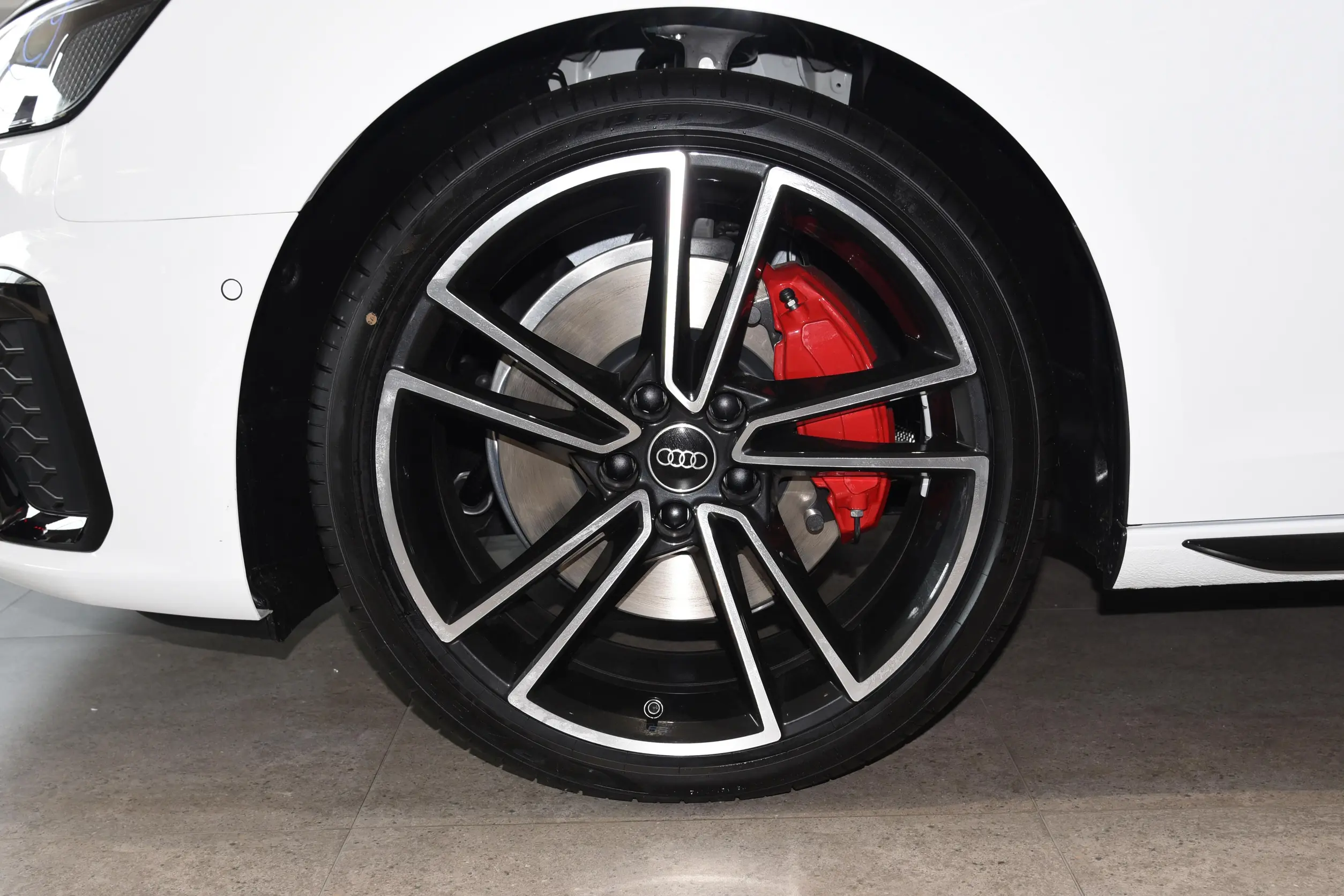 Audi A4L picture (5)