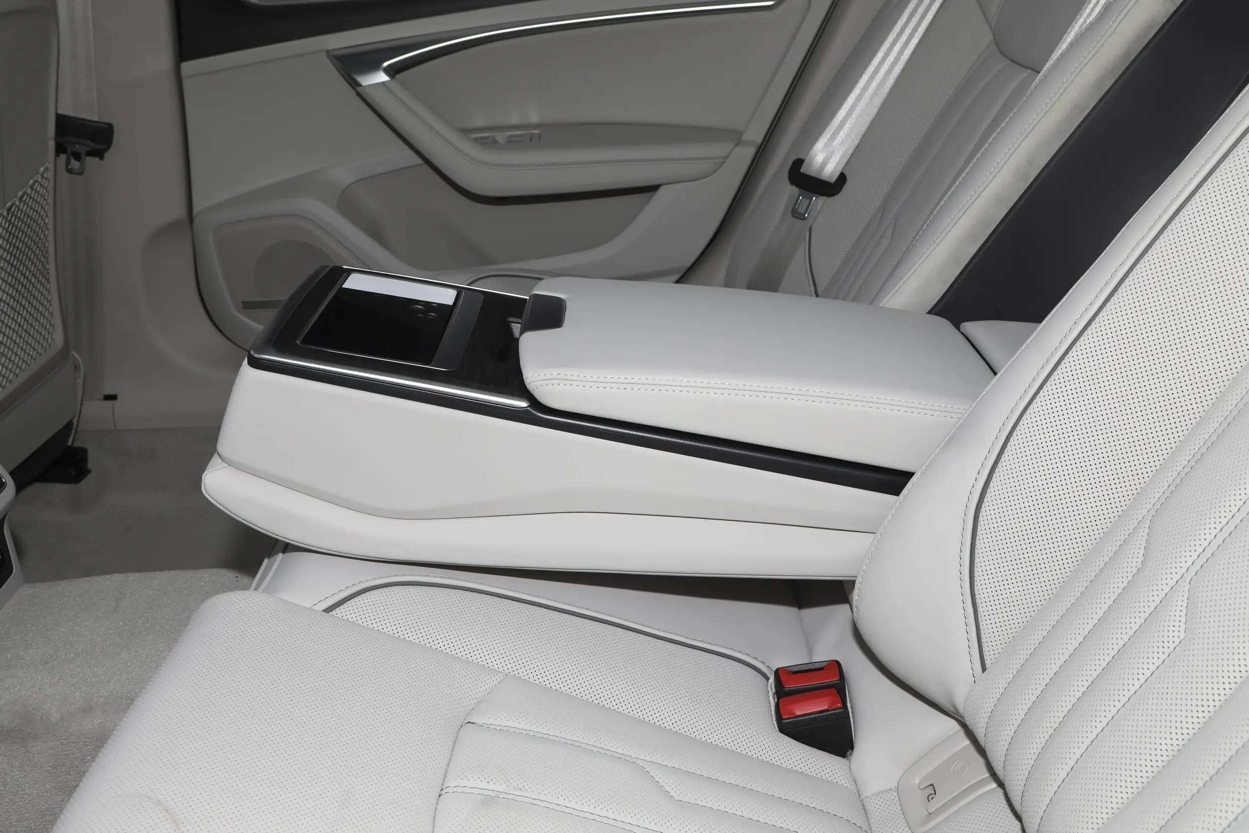 Audi A6L picture (5)