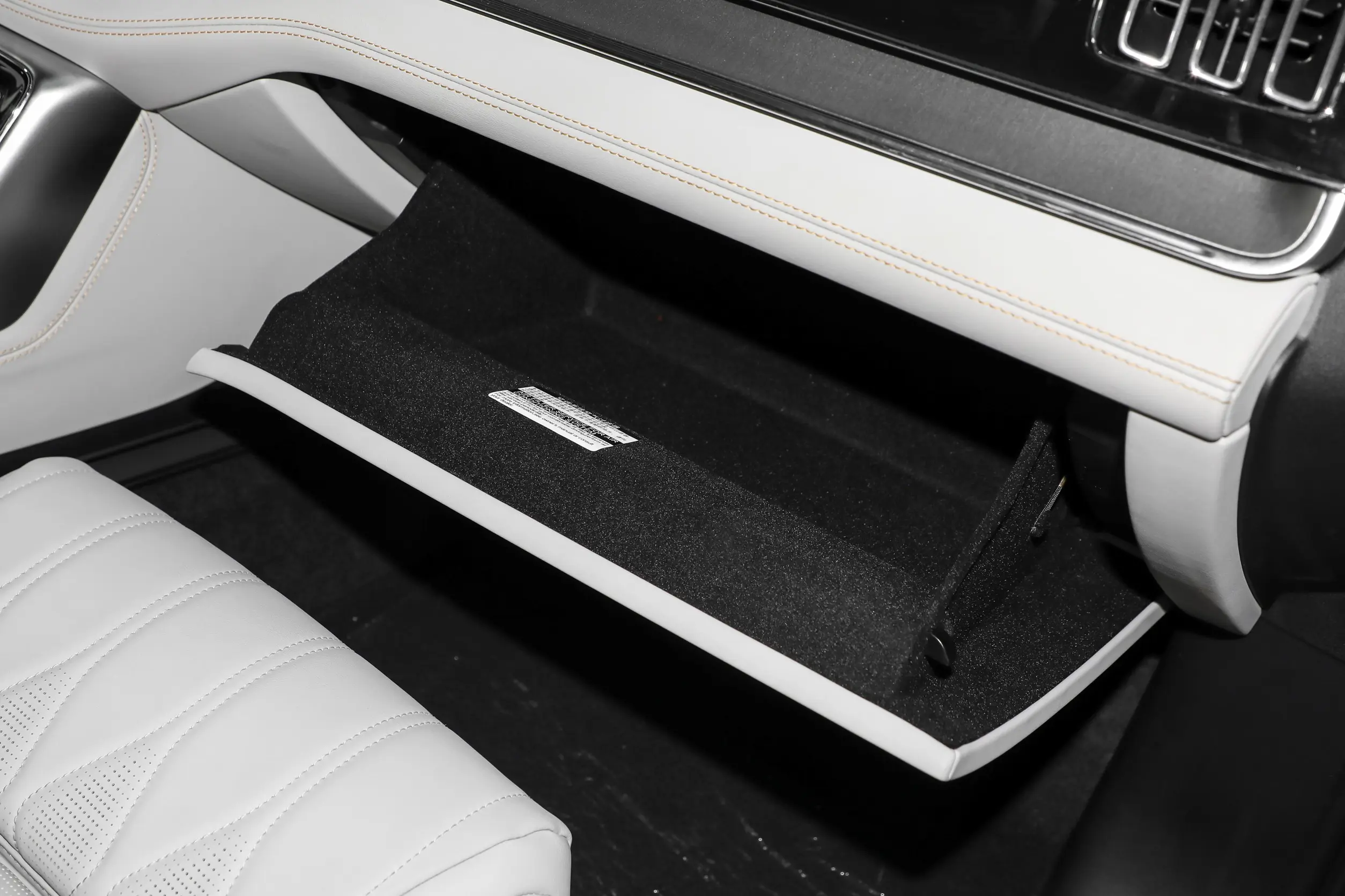 BYD Tang EV 2024 interior-4