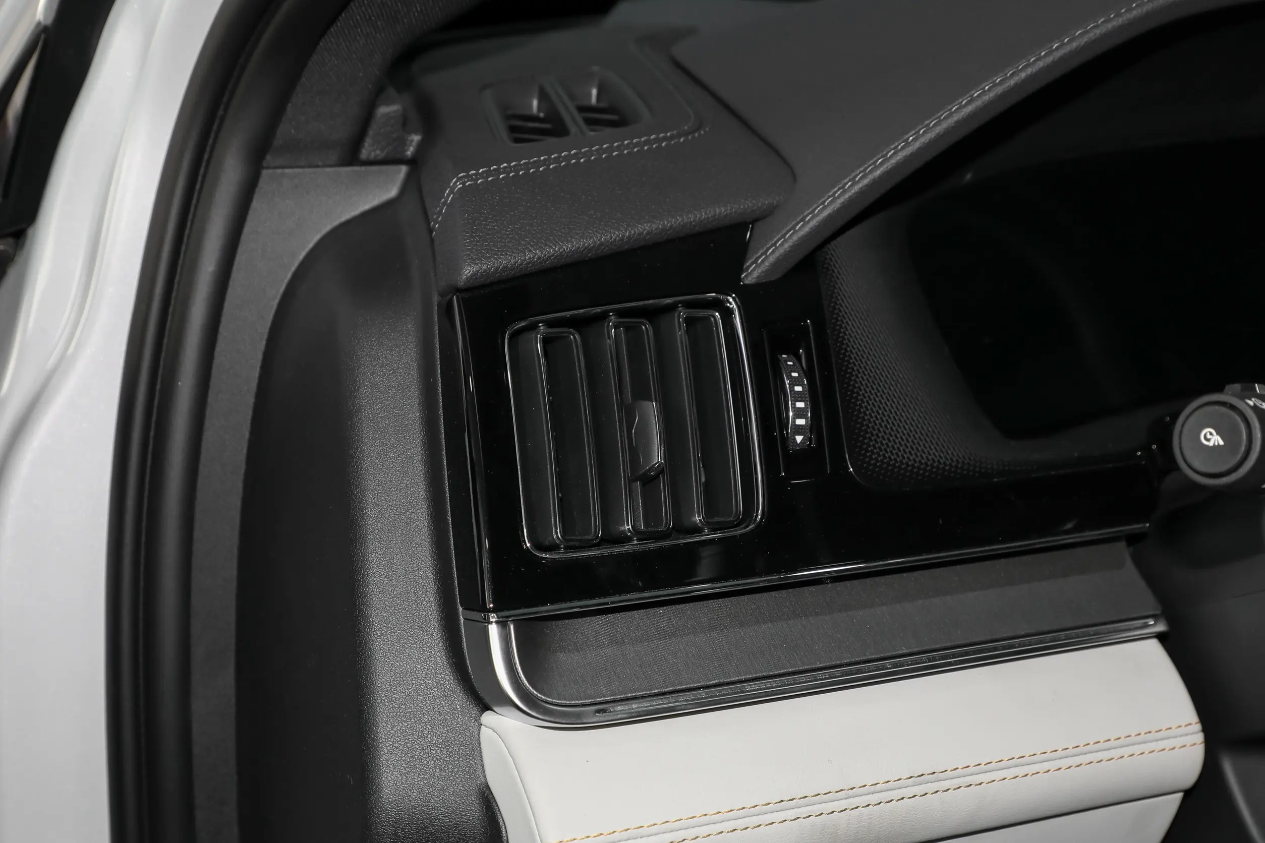 BYD Tang EV picture-4