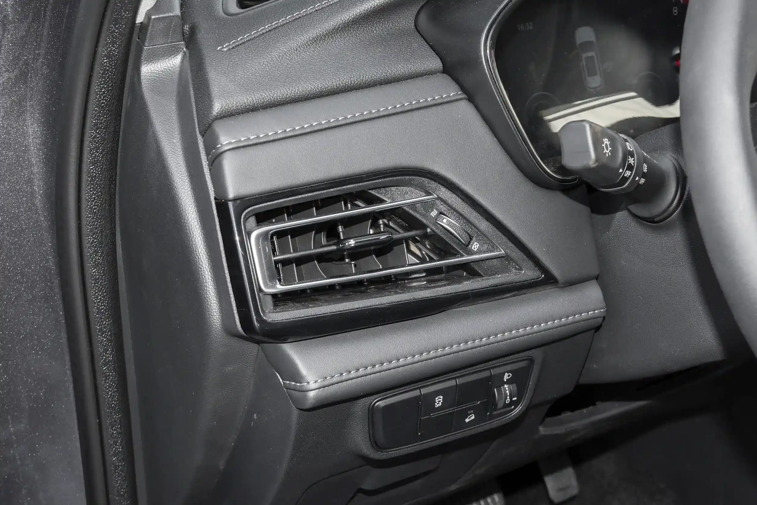 Changan CS75 picture (3)