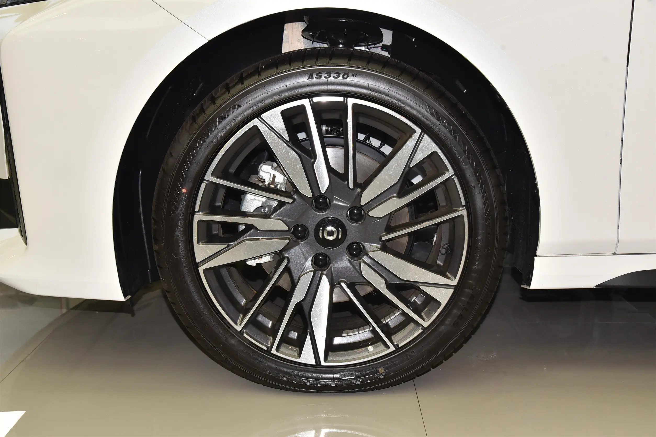 Changan NEVO A05 picture (1)