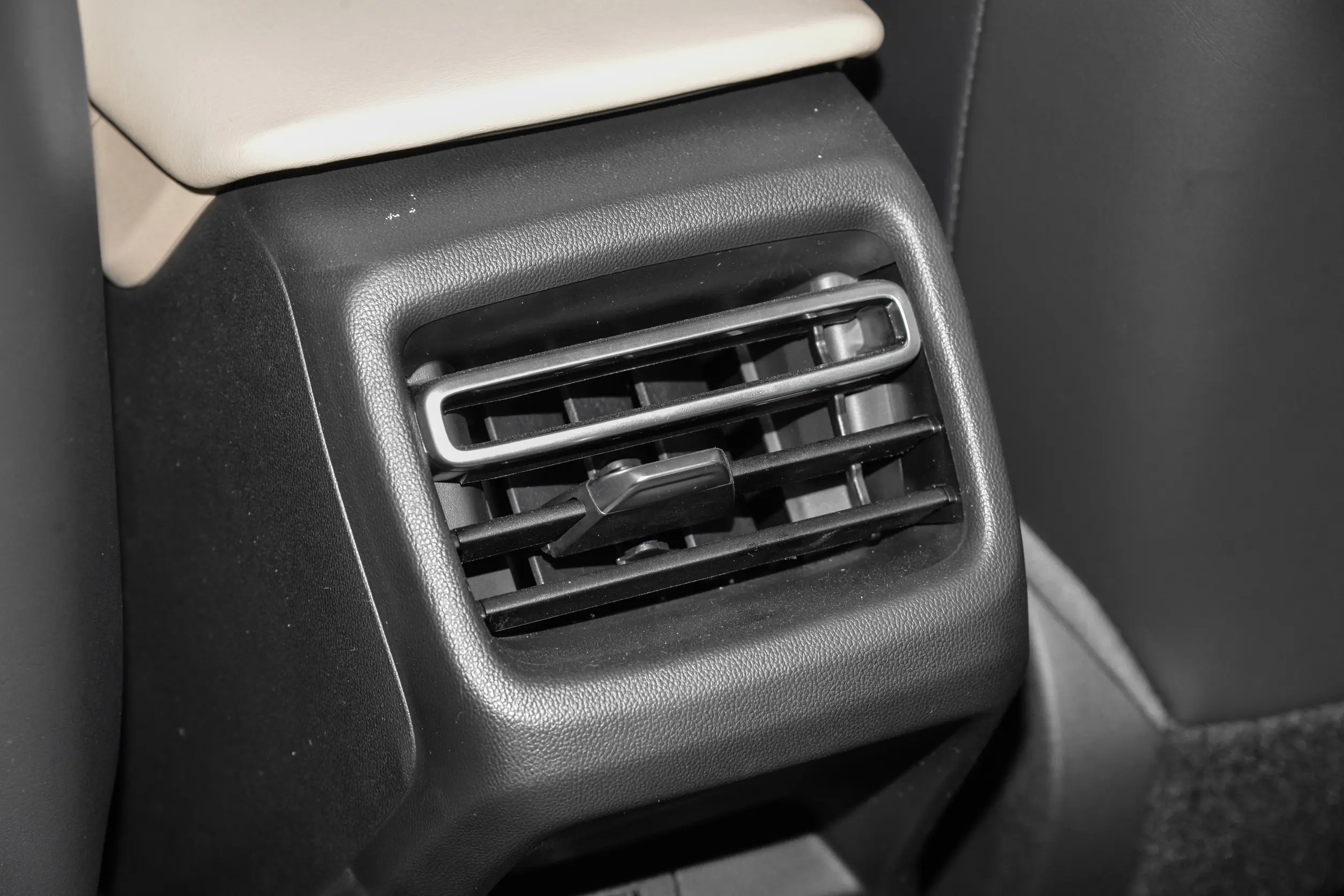 Changan NEVO A05 picture (9)