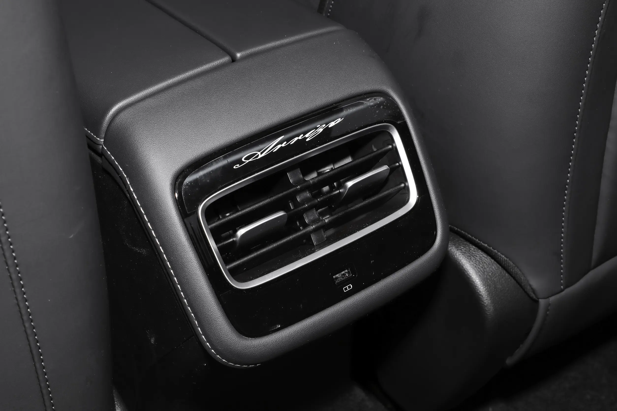 Chery Fulwin A8 picture (14)