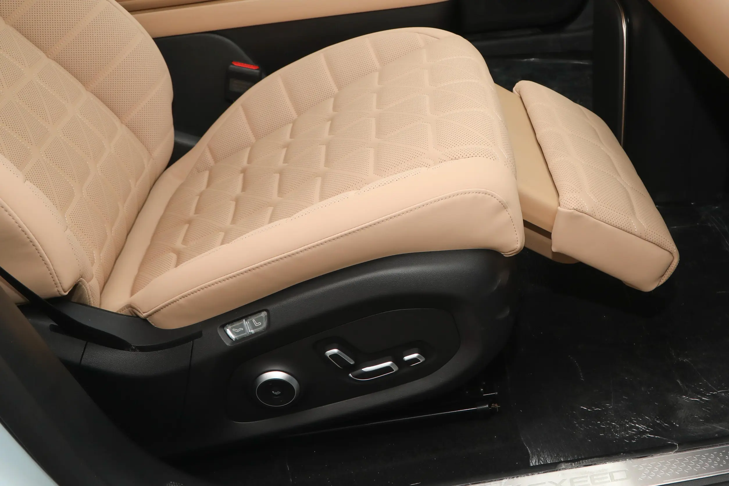 EXEED Sterra ET 2024 picture-10