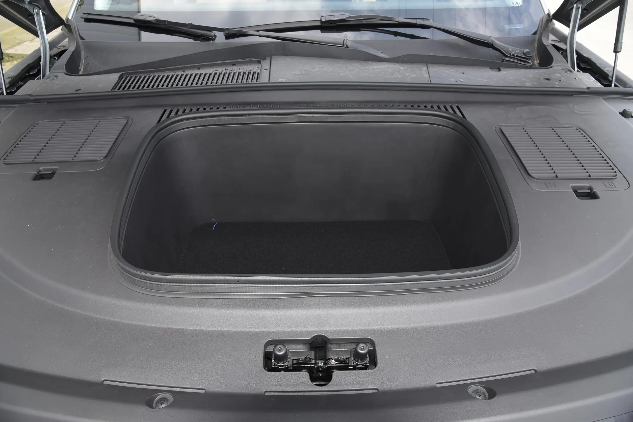 EXEED Sterra ET 2024 picture-4