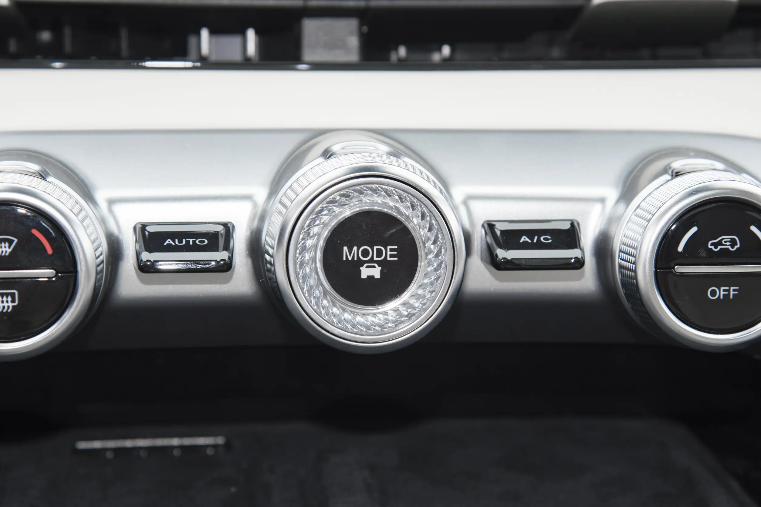 EXEED TXL picture (11)