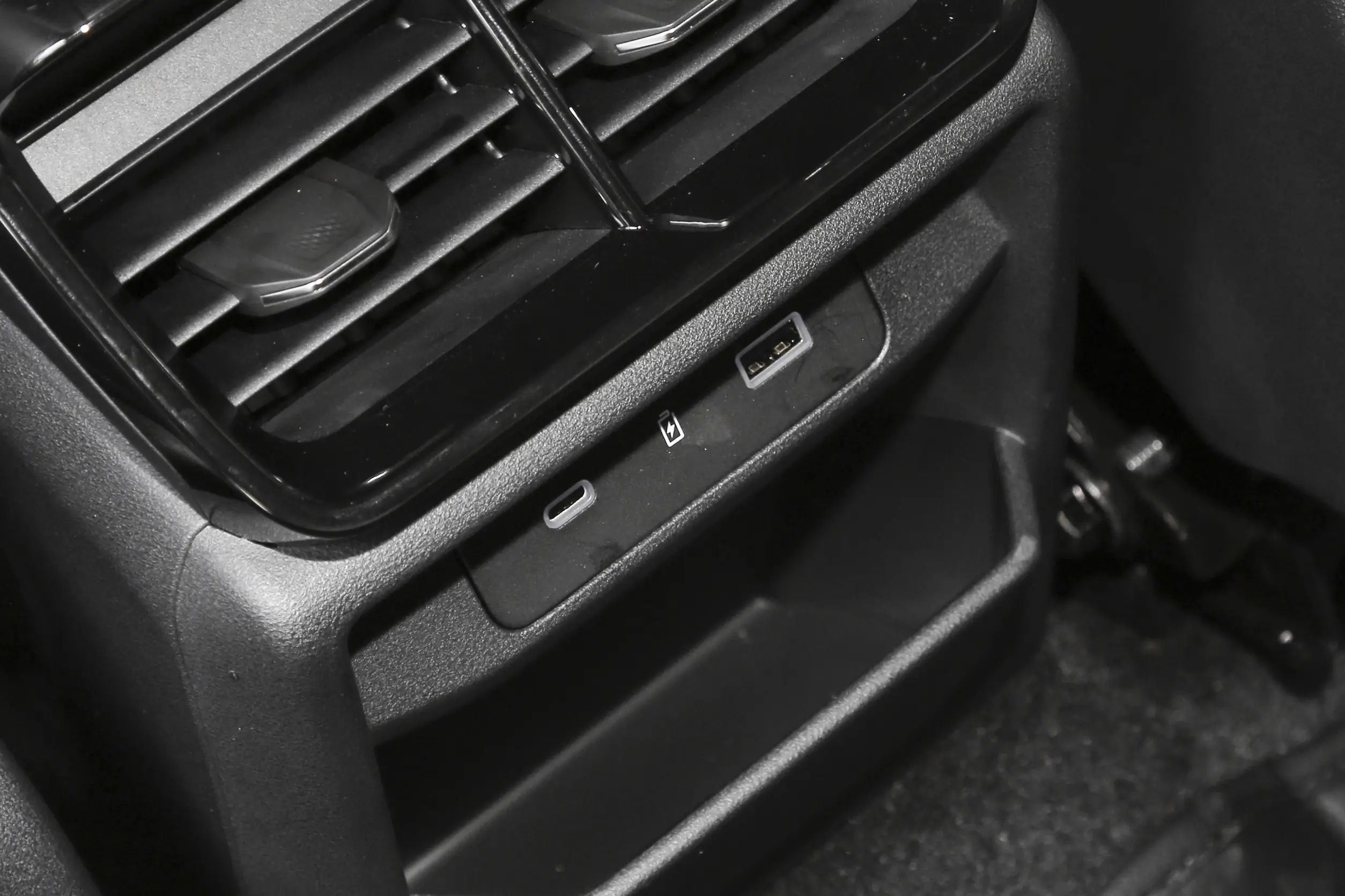 Geely Boyue L picture (2)