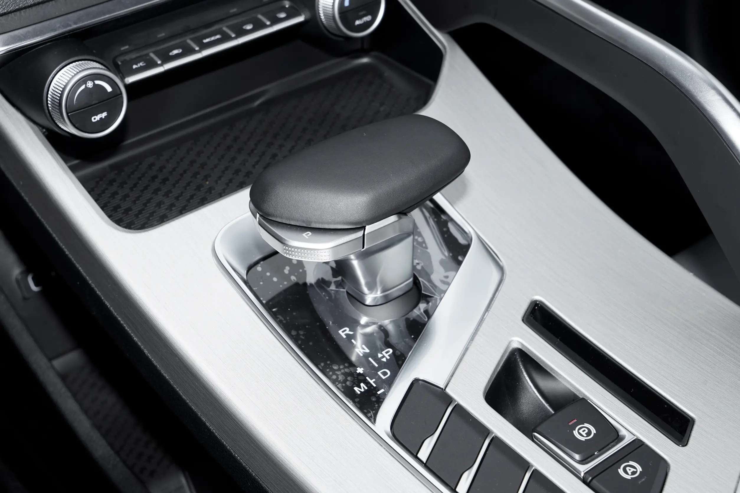 Geely Coolray picture 2024 (12)