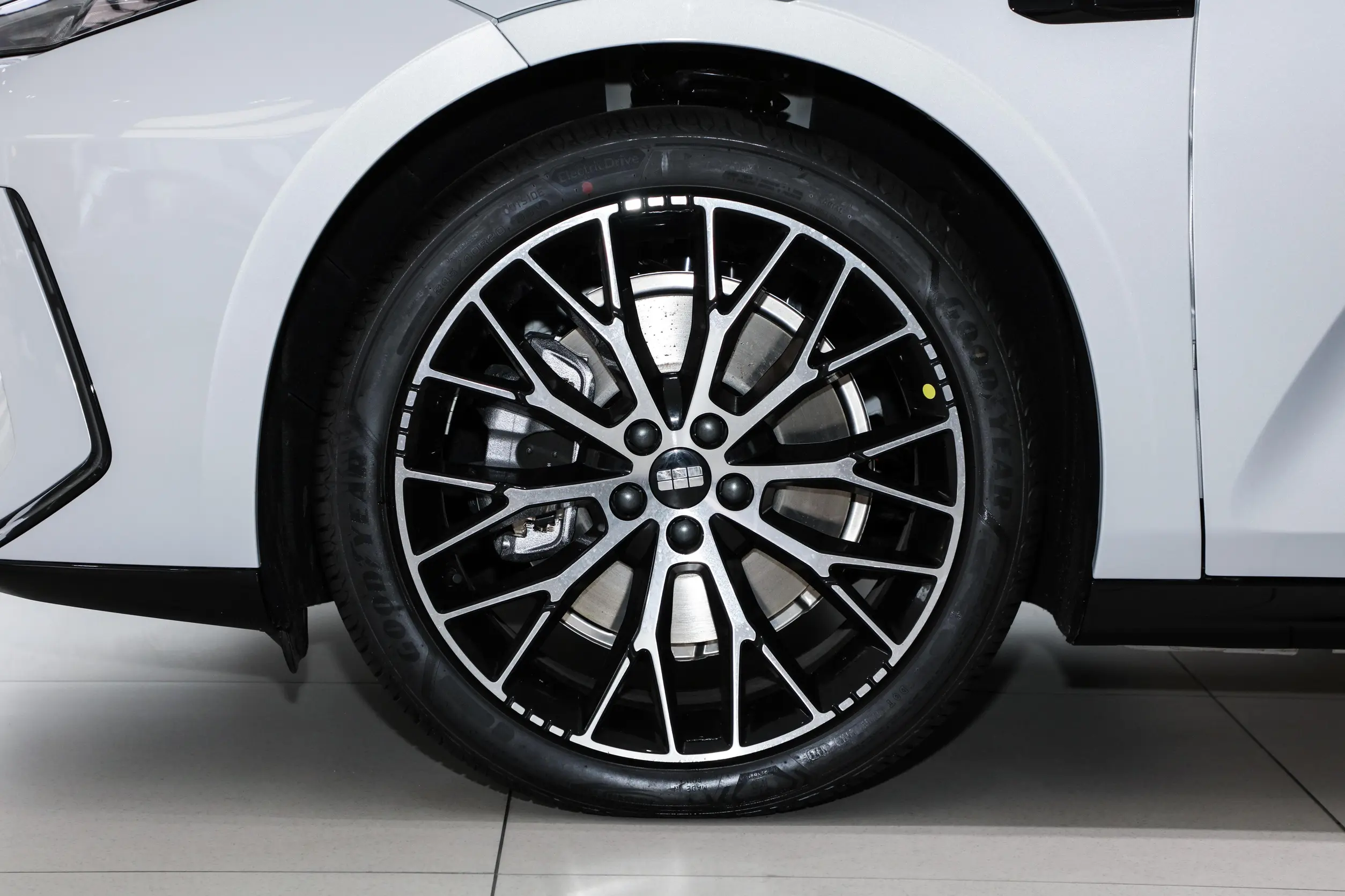 Geely Galaxy E8 picture (4)