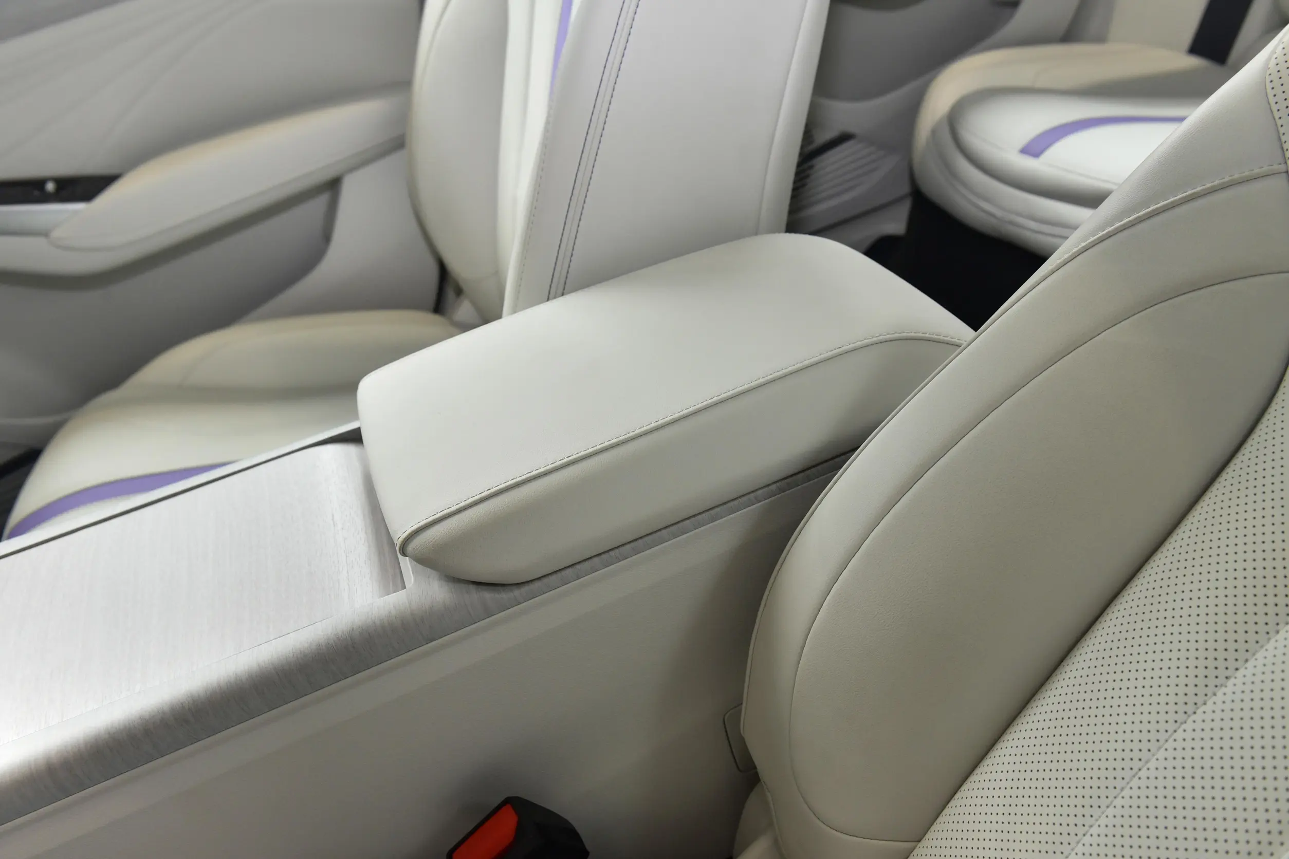 Geely Preface L picture (3)