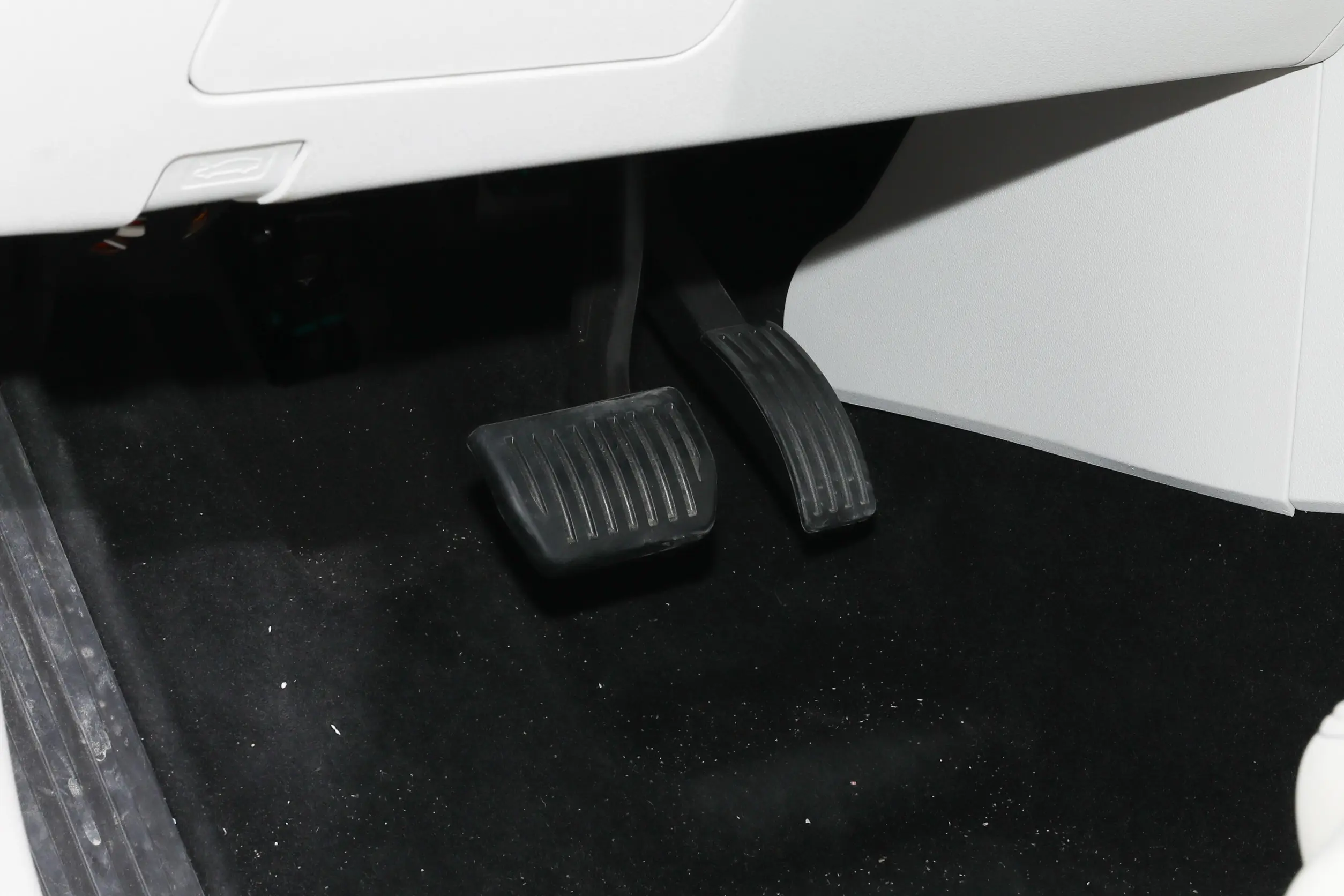 Geely Preface L picture (7)