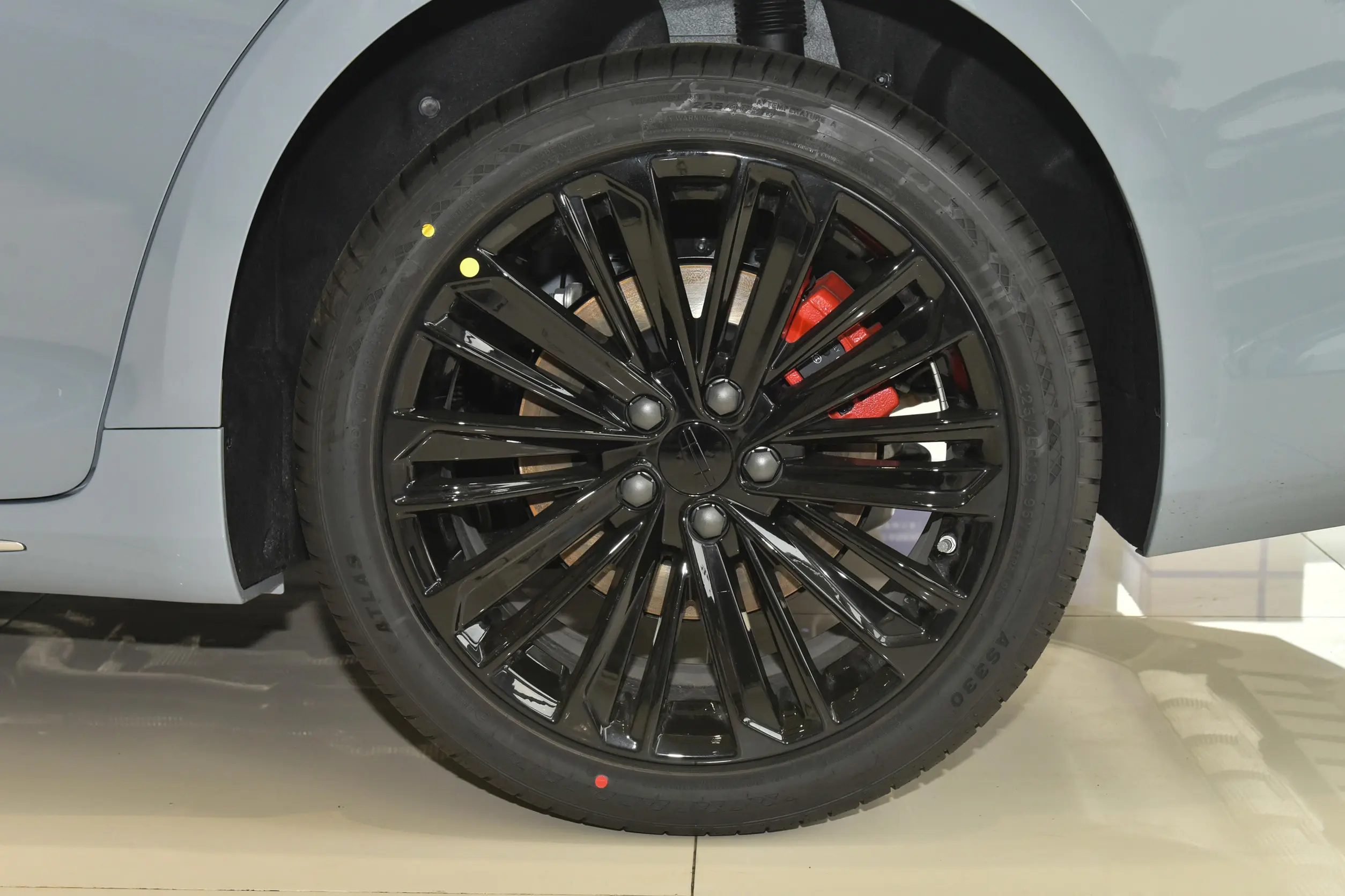 Geely Preface L picture (9)