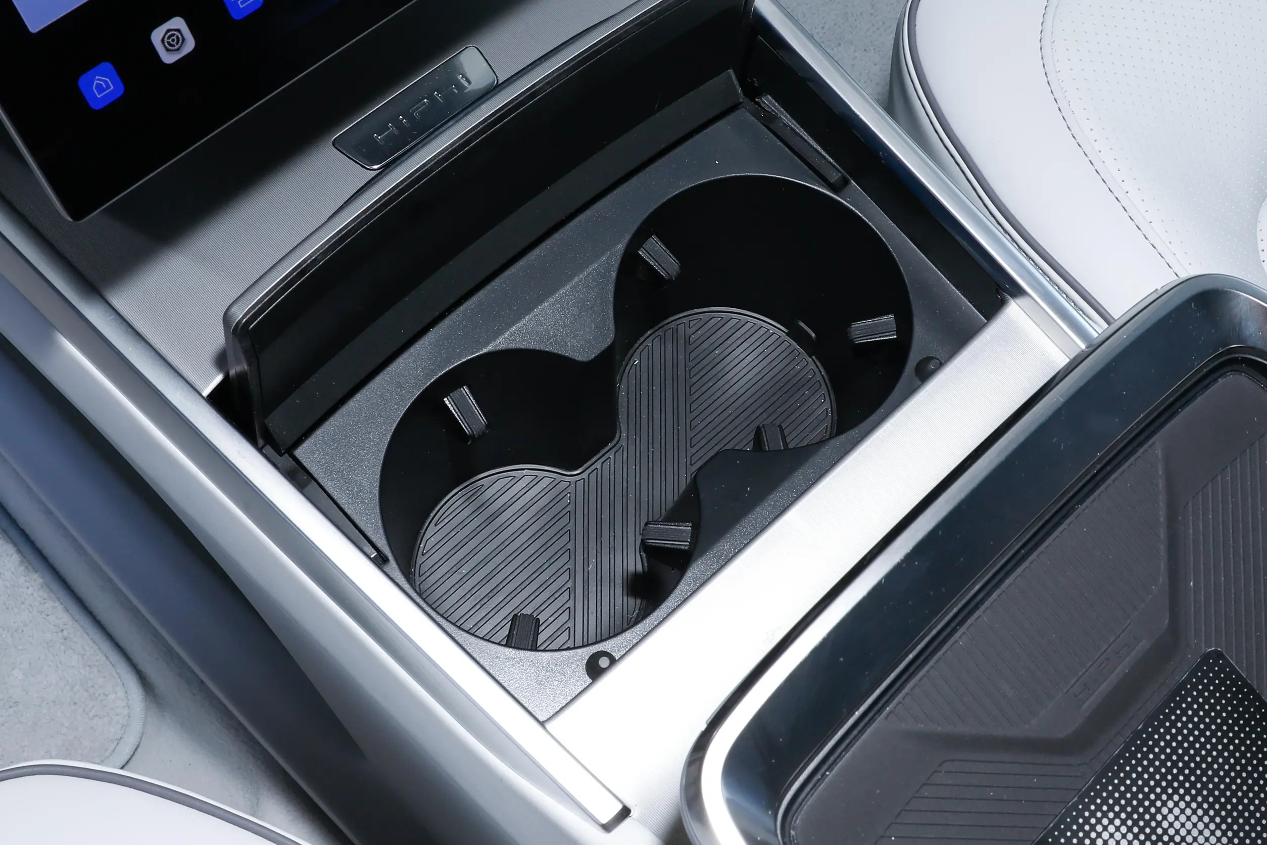 HiPhi HiPhi Y picture (11)