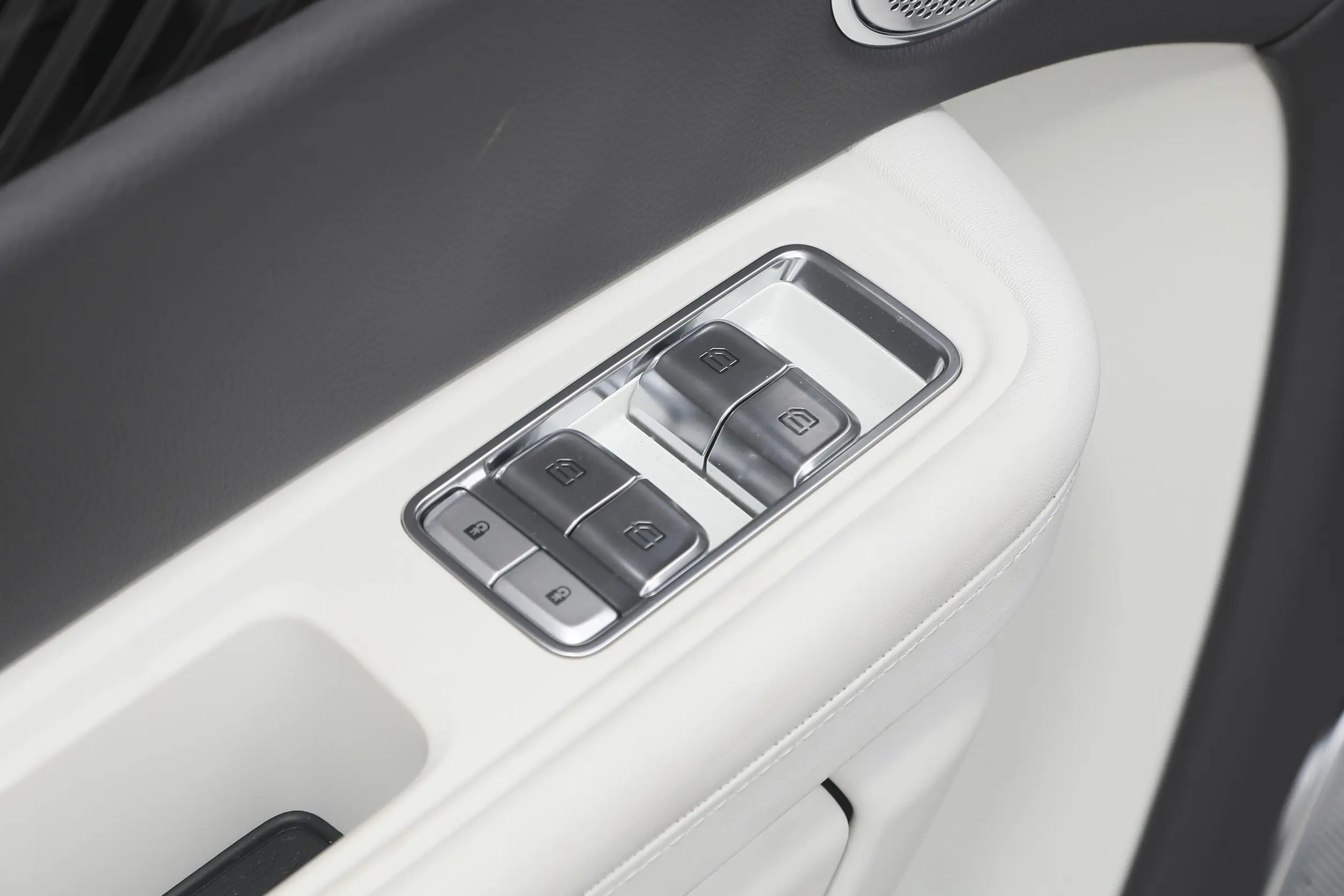 Hongqi E-HS9 picture (10)