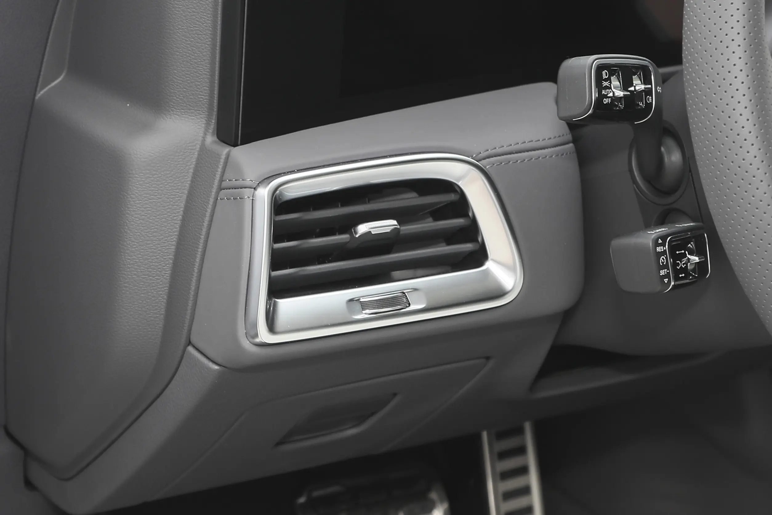 Hongqi E-HS9 picture (7)