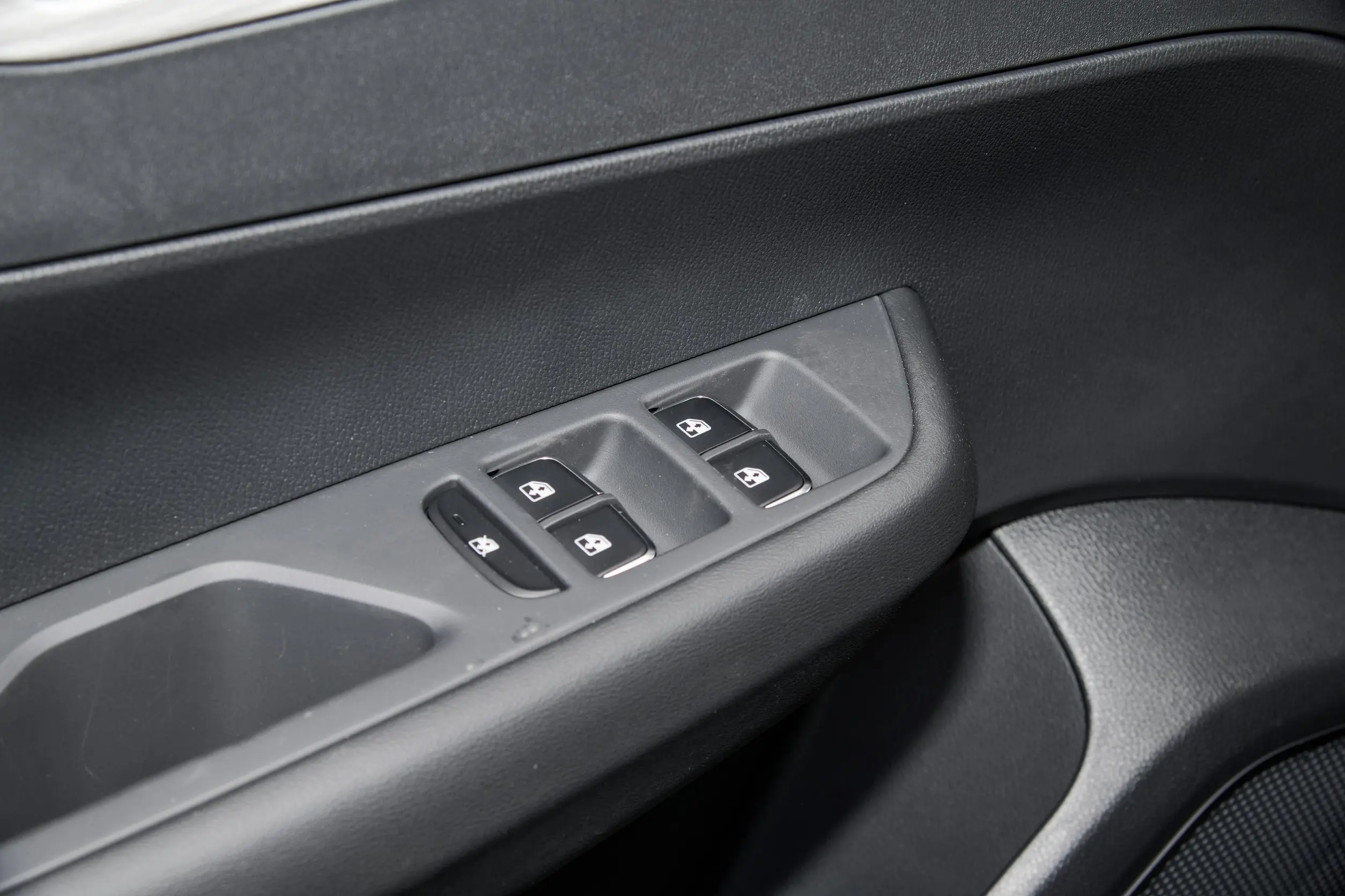 Hongqi E-QM5 picture (5)