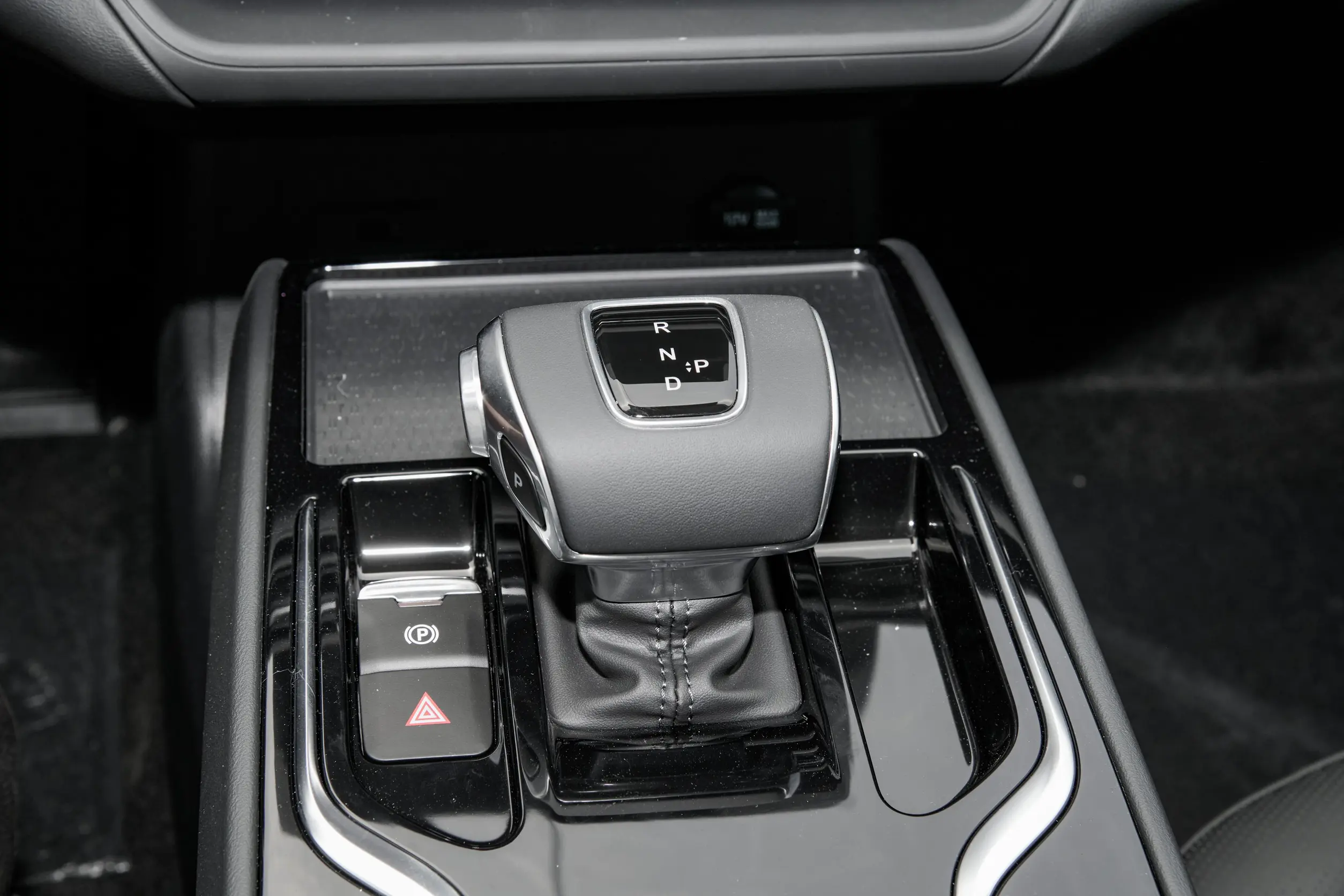 Hongqi E-QM5 picture (8)