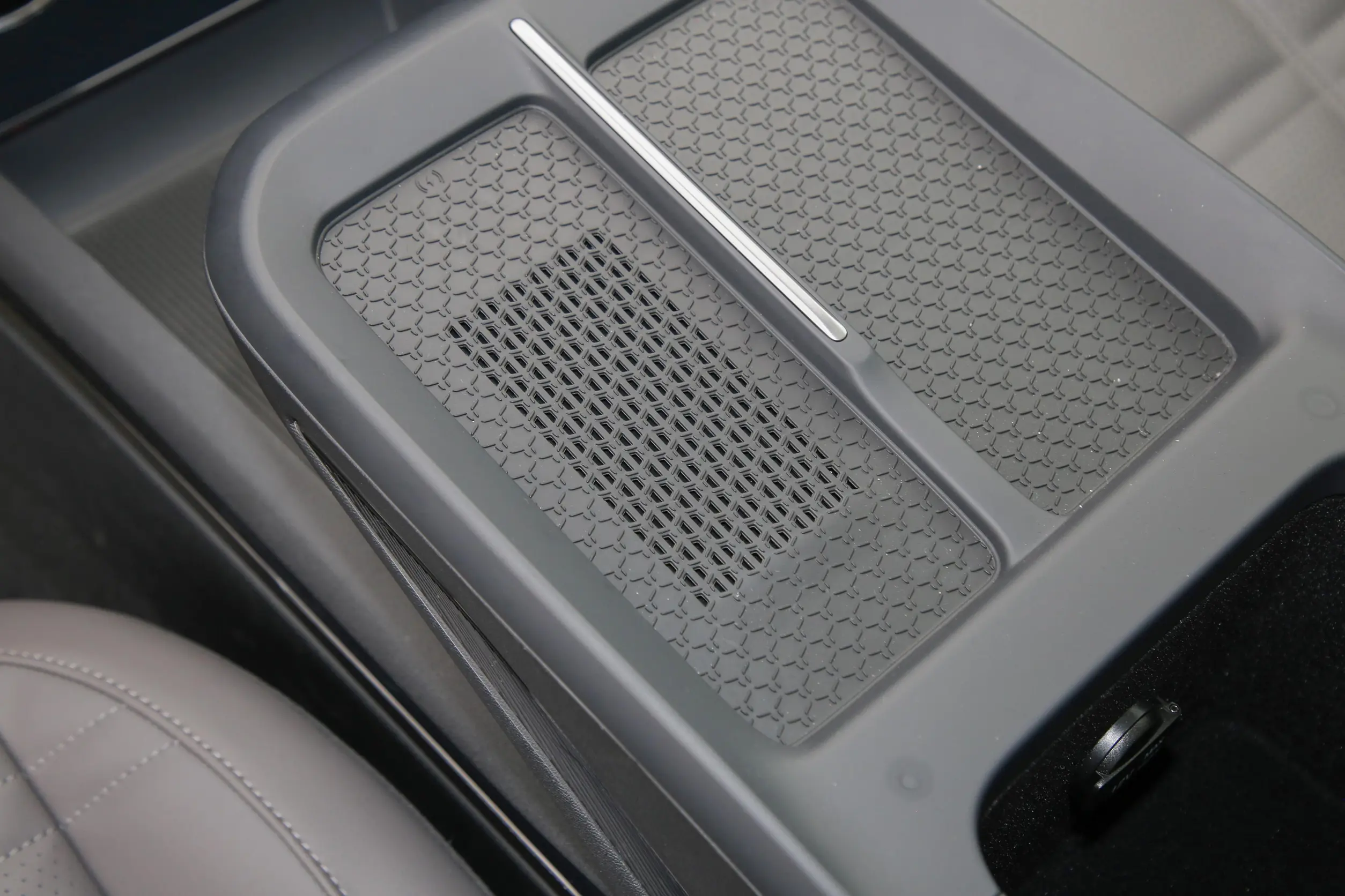 Hongqi EH7 picture (4)