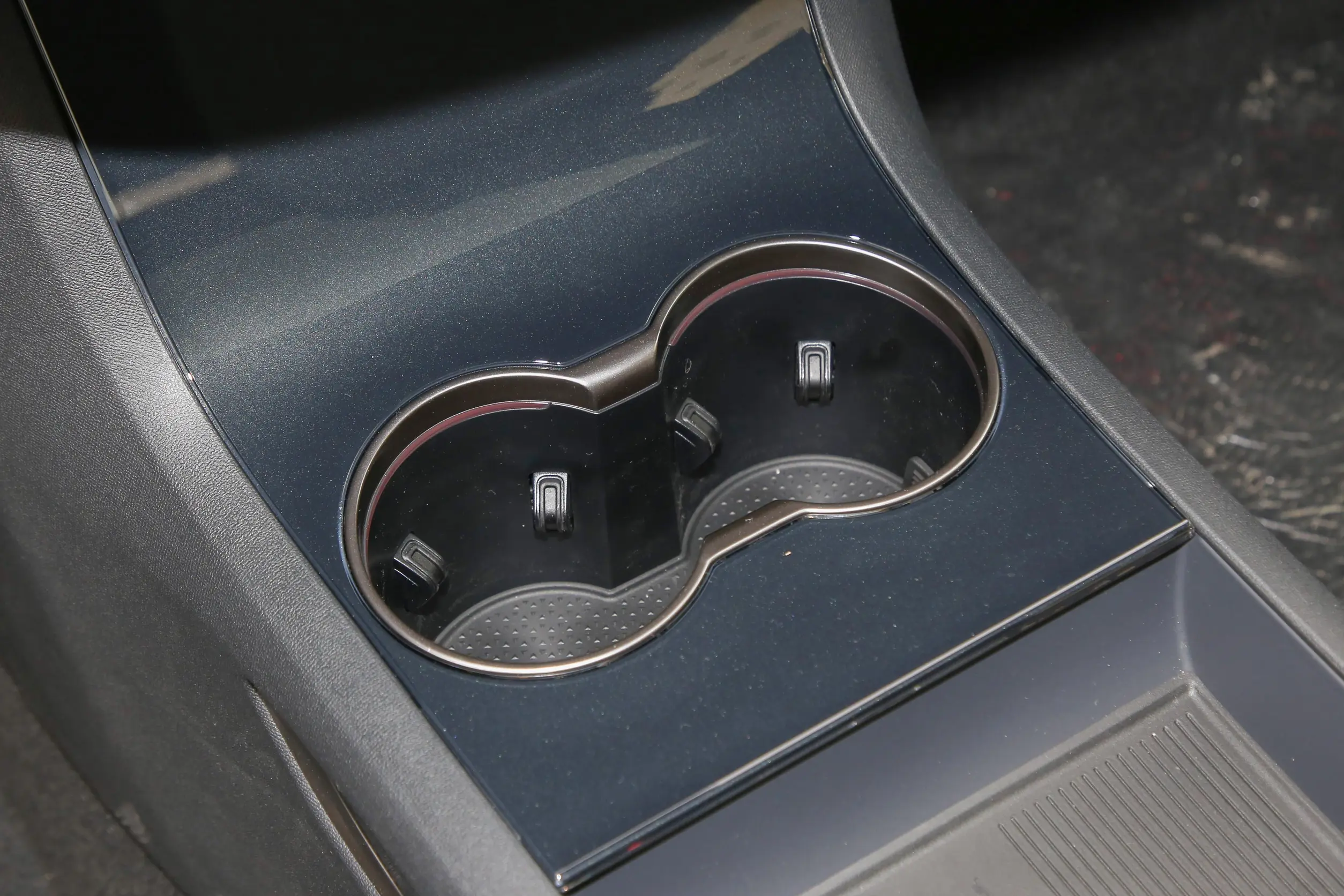 Hongqi EH7 picture (7)