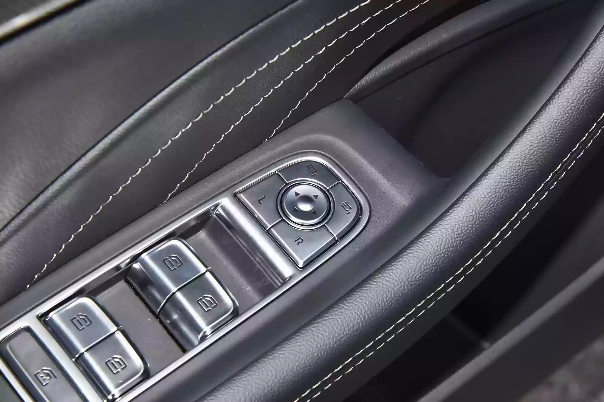 Hongqi H5 picture (10)