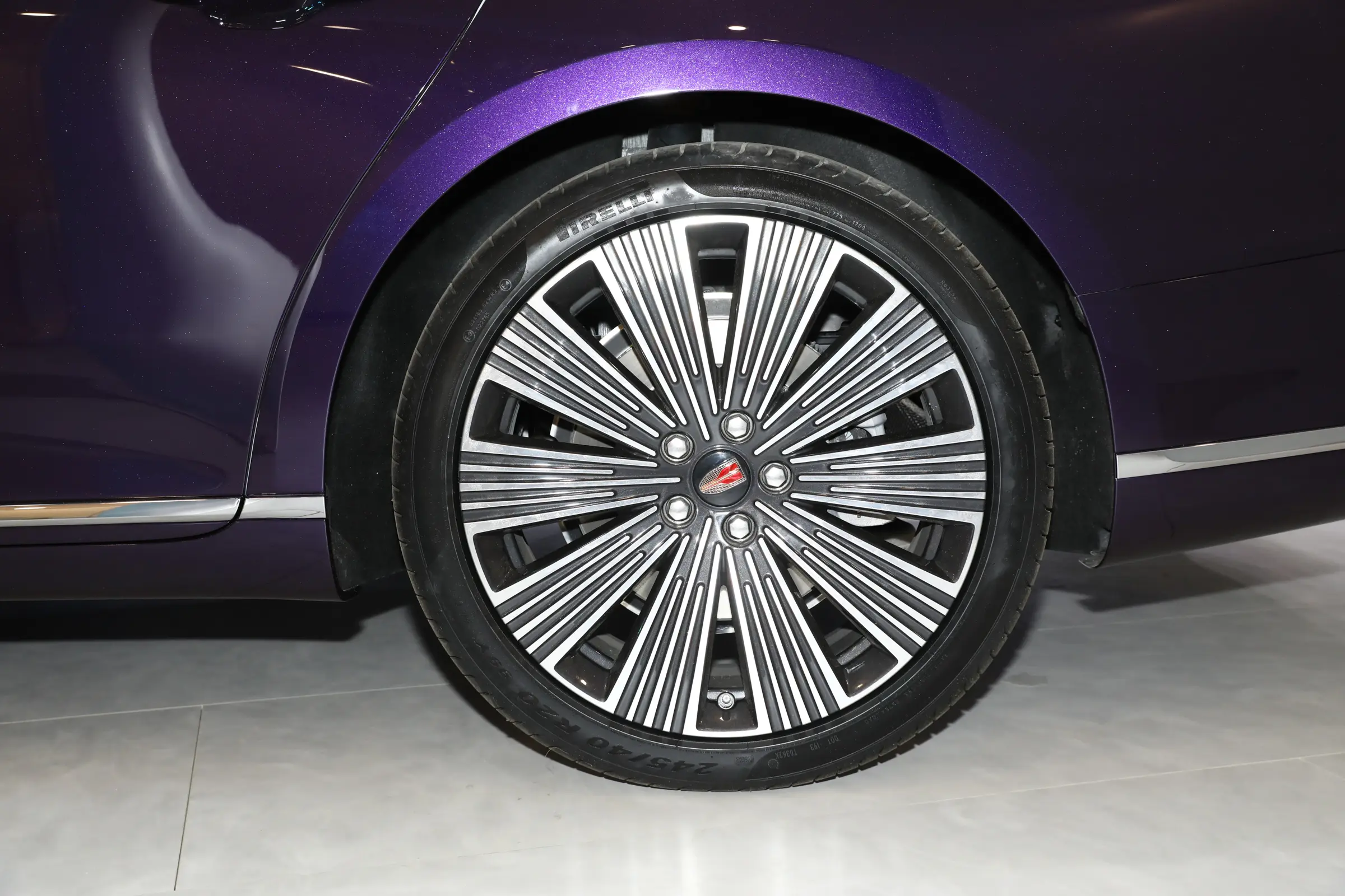 Hongqi H9 picture (7)