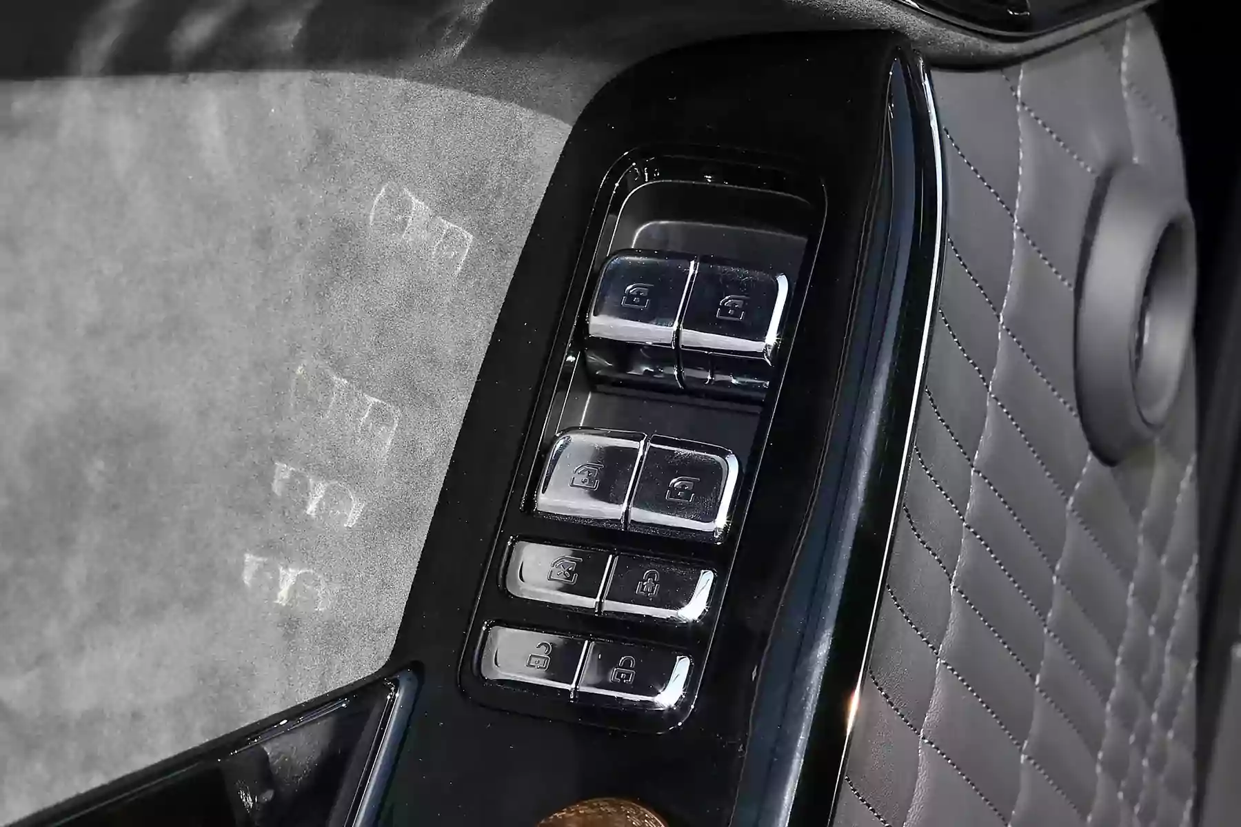 Hongqi LS7 picture (2)