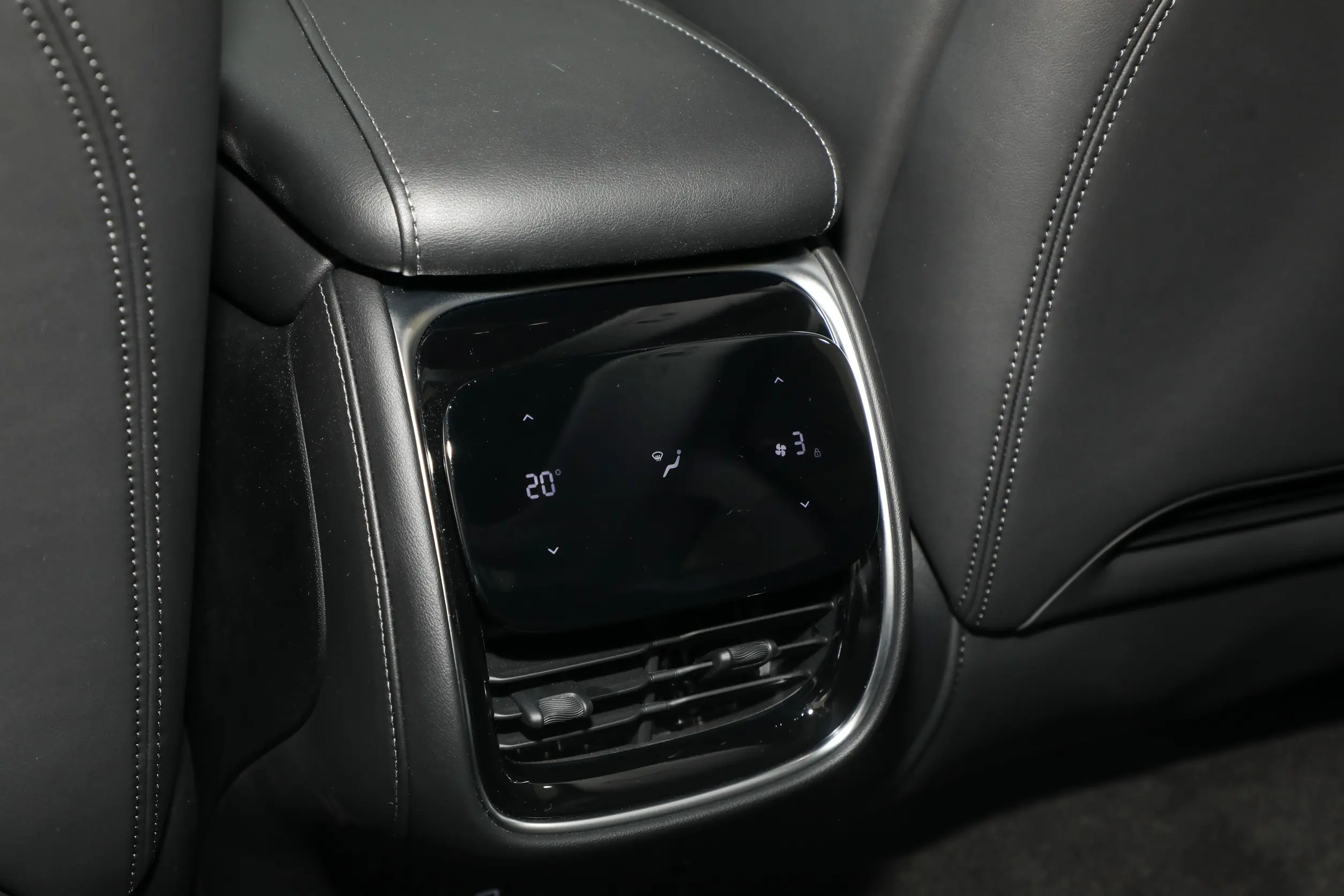 IM Motors L7 picture (5)