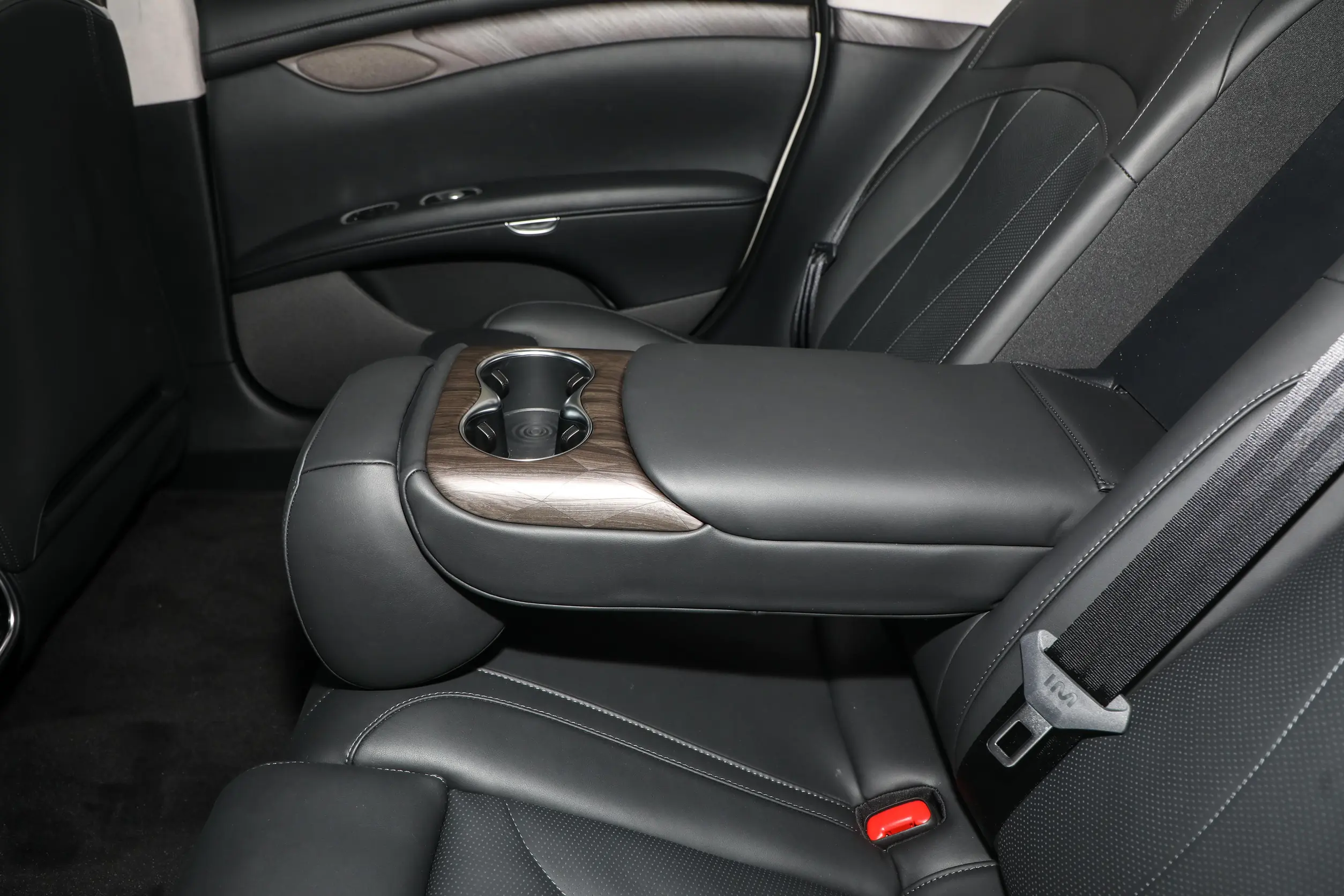 IM Motors L7 picture (7)