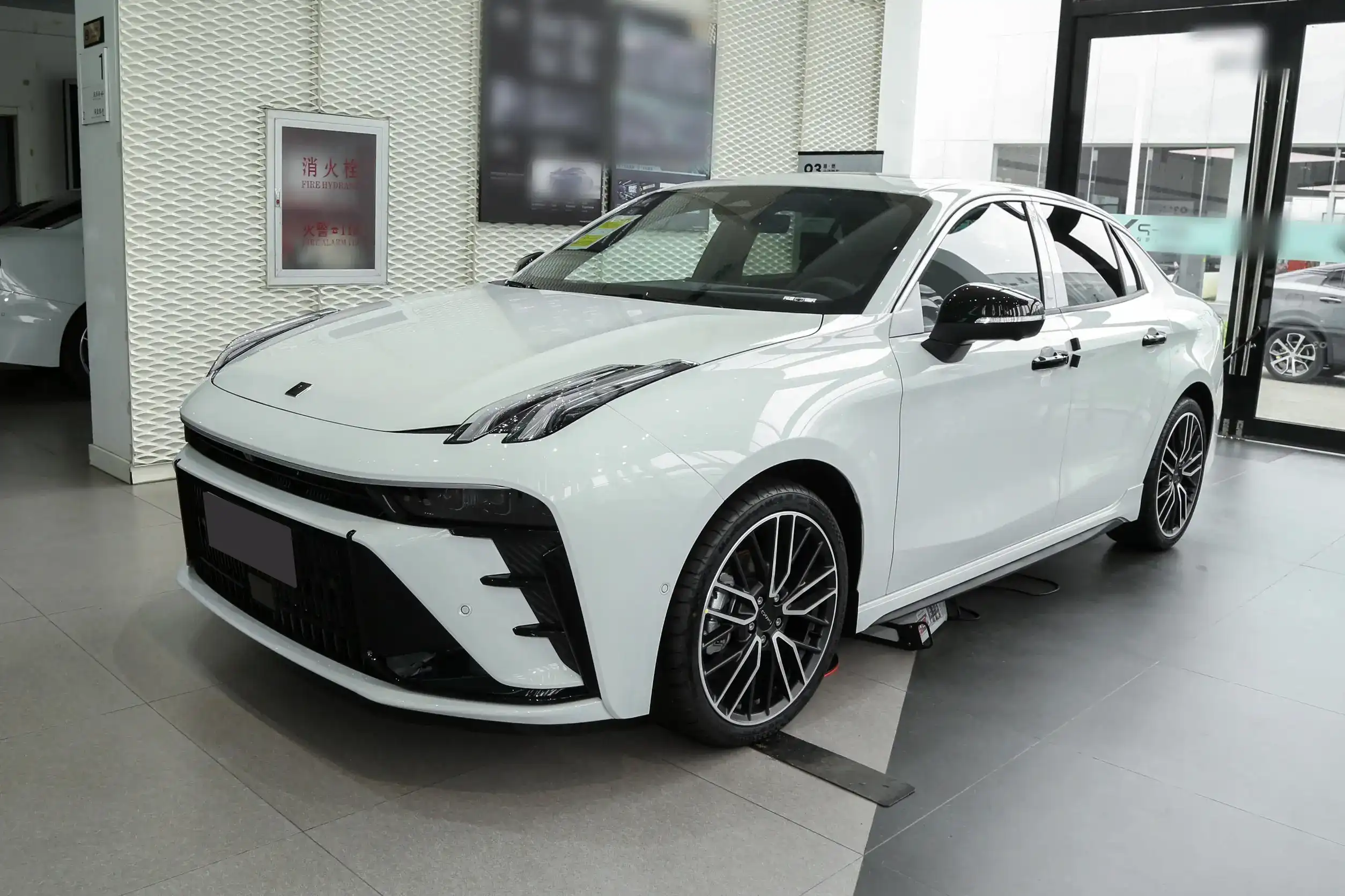 Lynk & Co 03 picture (12)