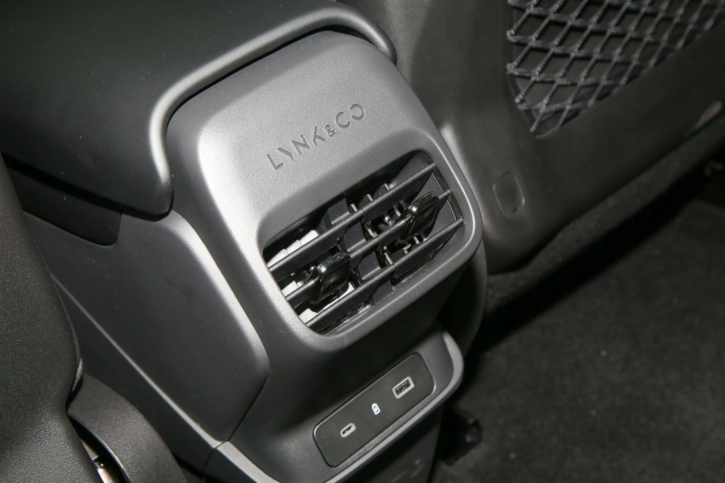 Lynk & Co 06 EM-P picture (9)