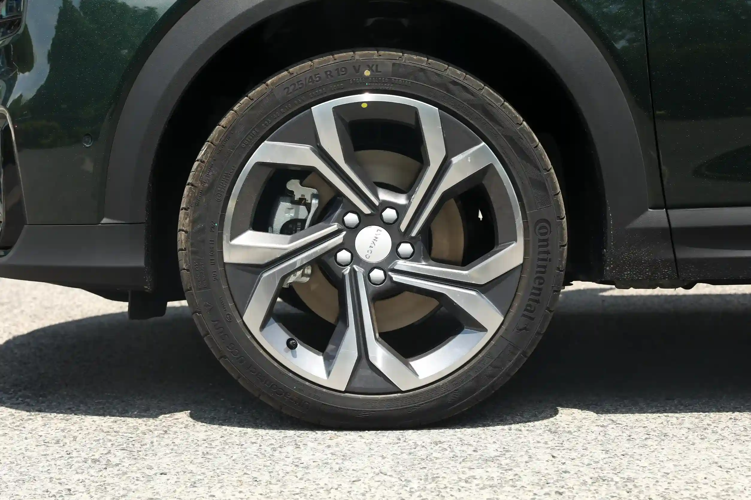 Lynk & Co 06 picture (10)